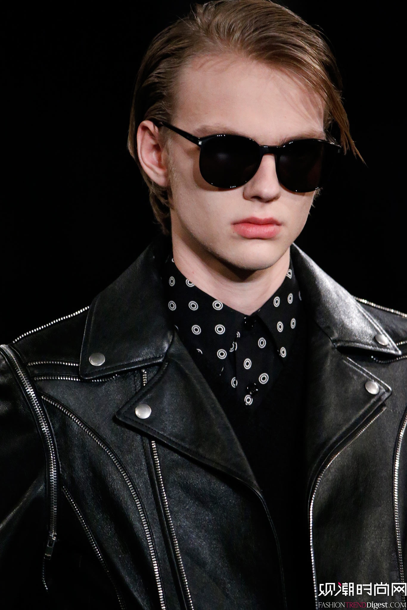 Saint Laurent 2015�ﶬ��װϵ���㳡����ͼƬ