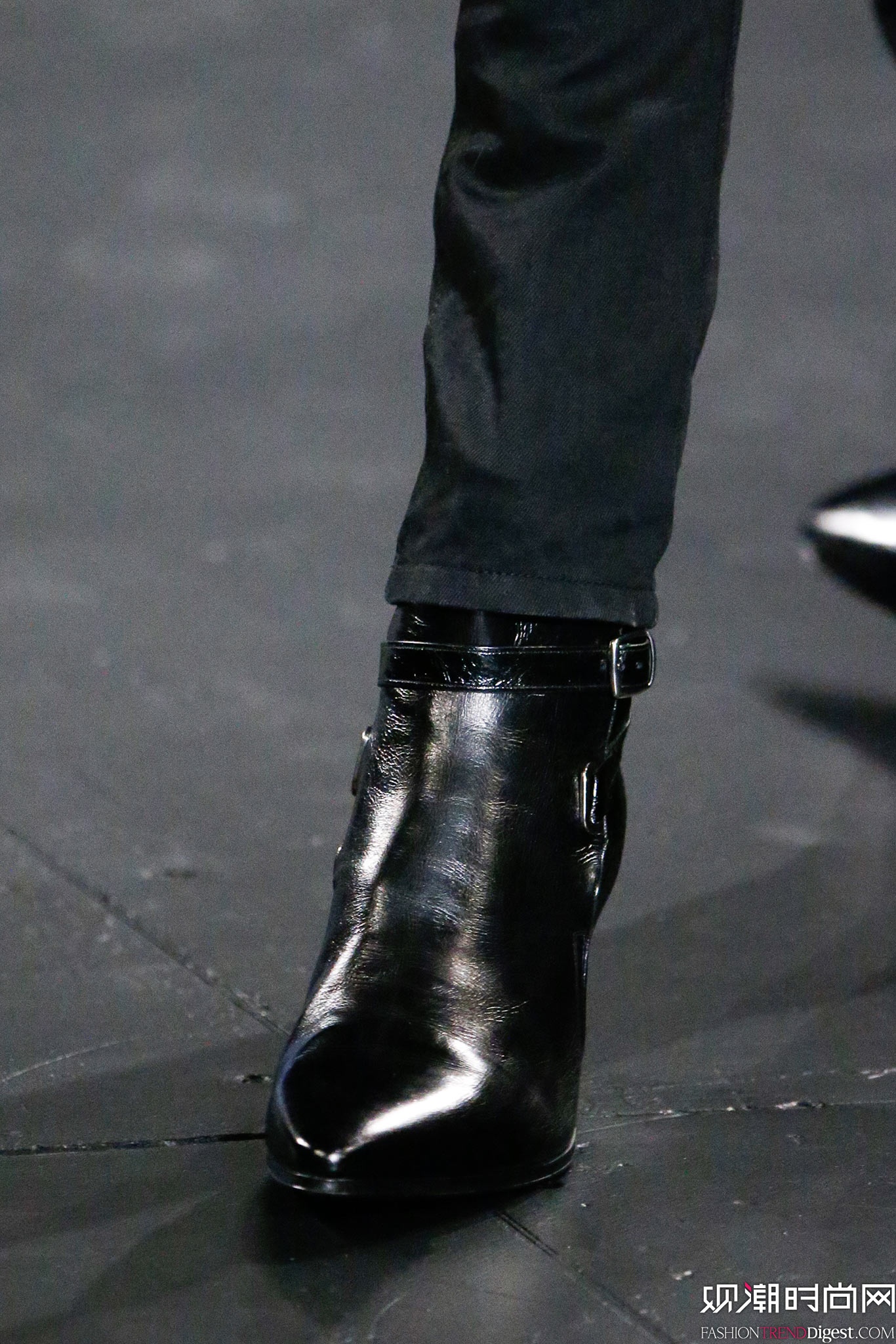 Saint Laurent 2015�ﶬ��װϵ���㳡����ͼƬ