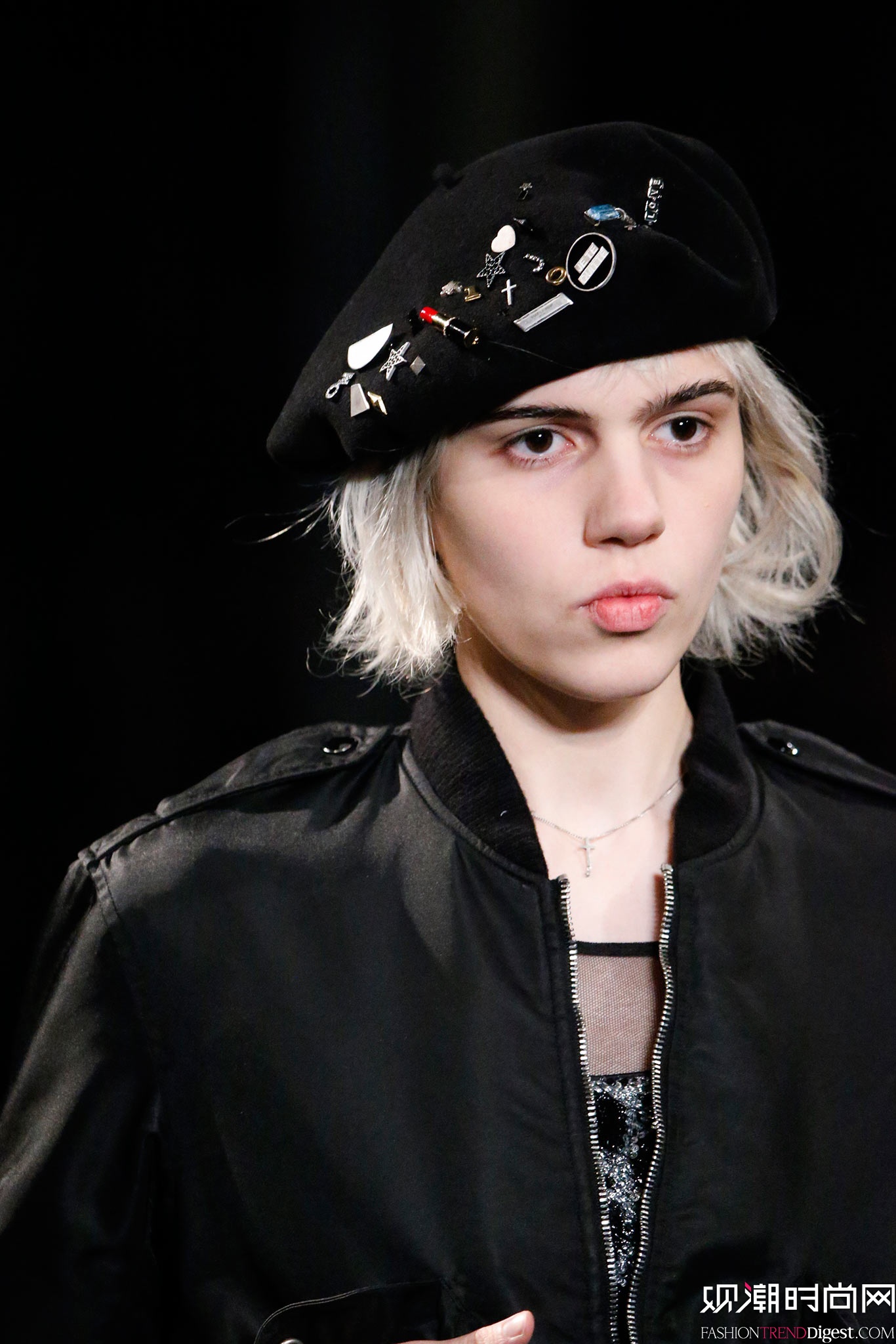 Saint Laurent 2015�ﶬ��װϵ���㳡����ͼƬ