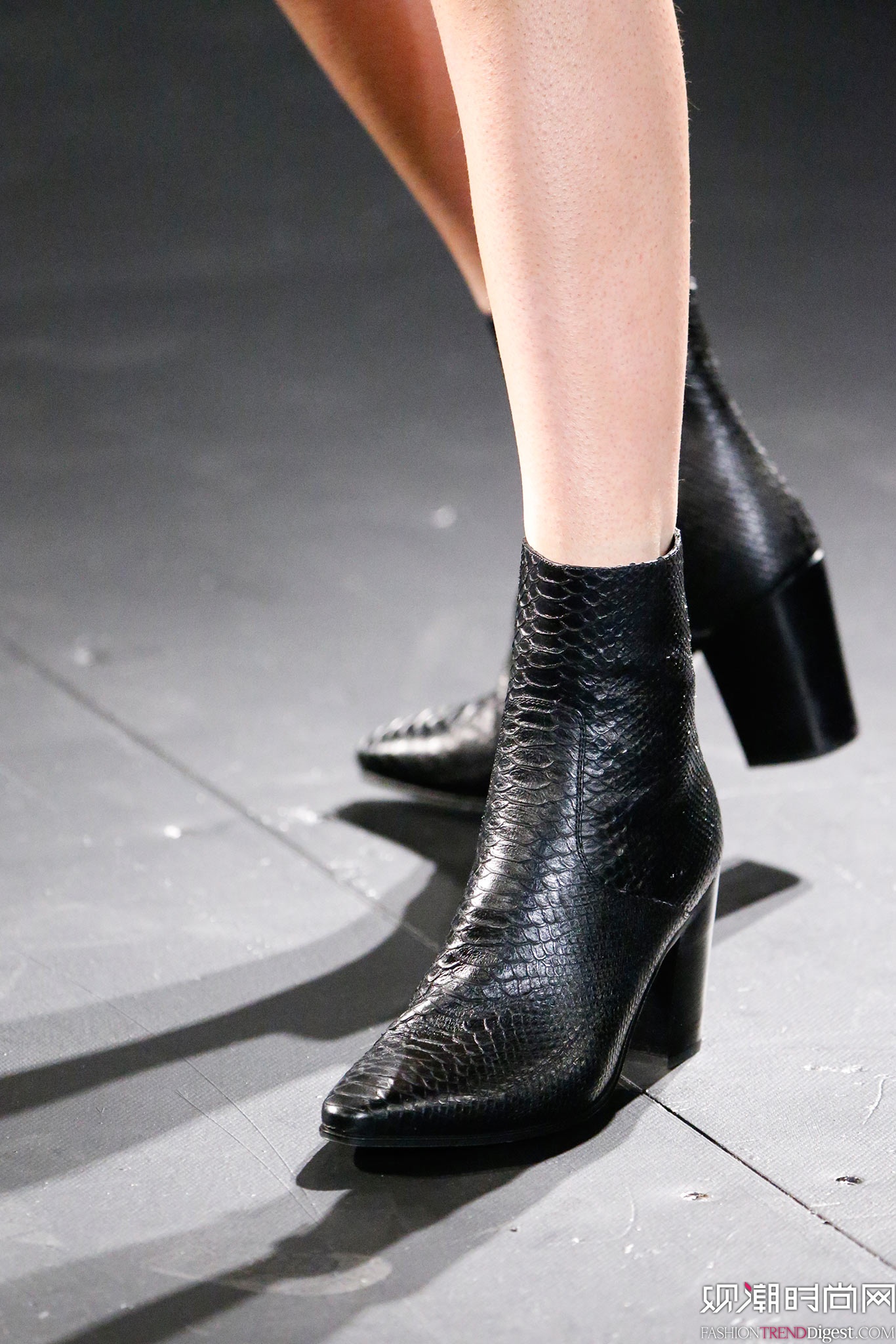Saint Laurent 2015�ﶬ��װϵ���㳡����ͼƬ