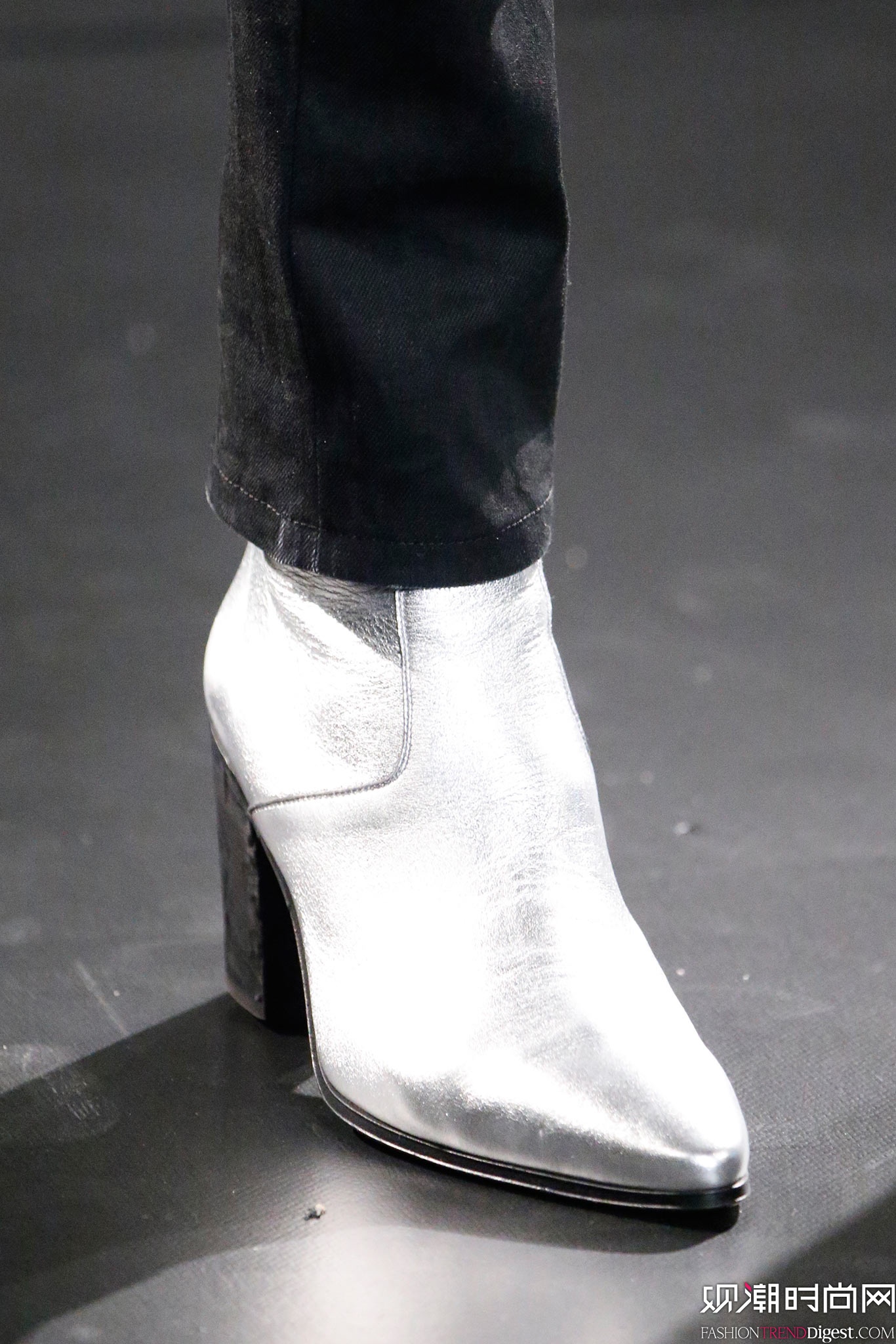 Saint Laurent 2015�ﶬ��װϵ���㳡����ͼƬ