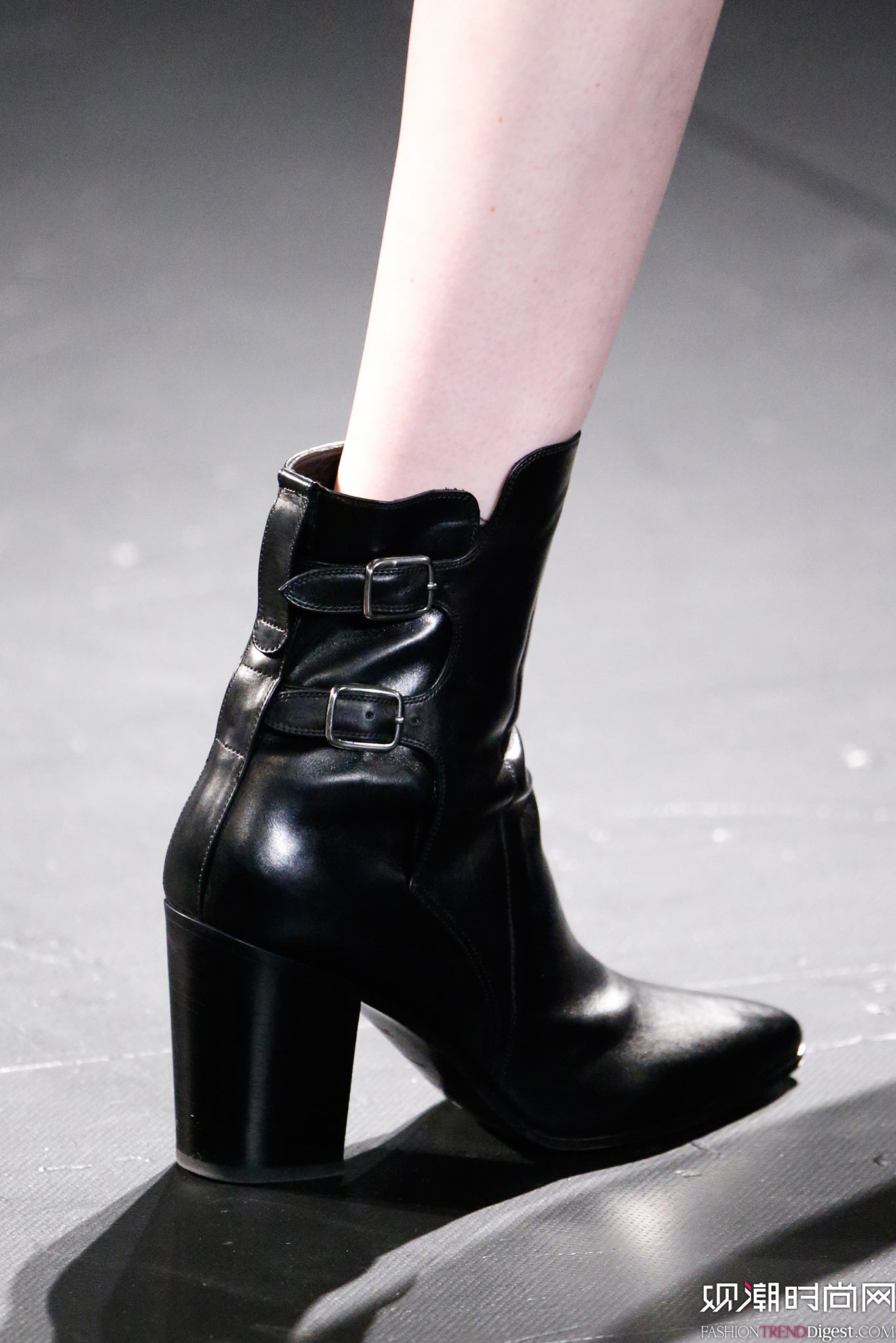 Saint Laurent 2015�ﶬ��װϵ���㳡����ͼƬ