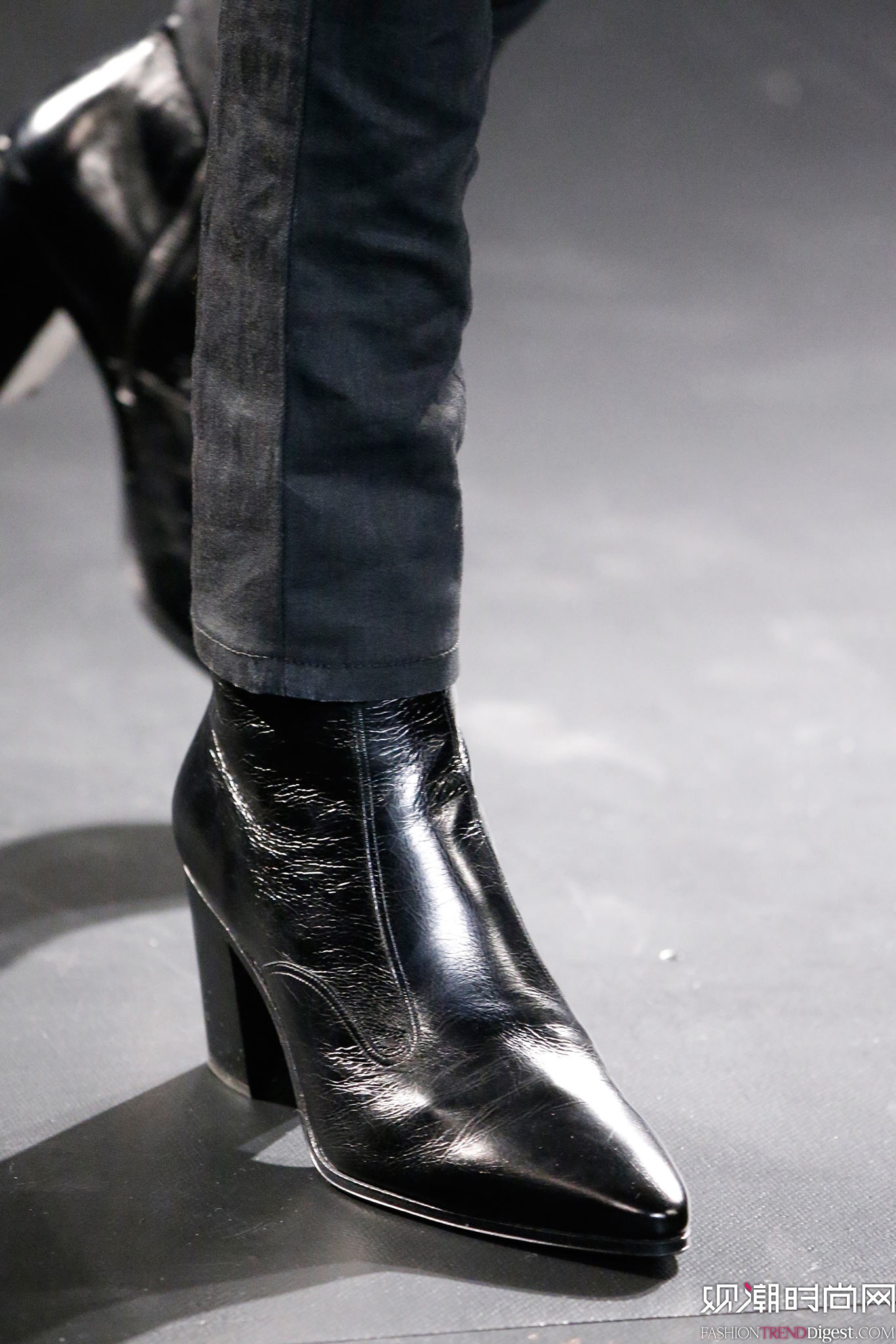 Saint Laurent 2015�ﶬ��װϵ���㳡����ͼƬ
