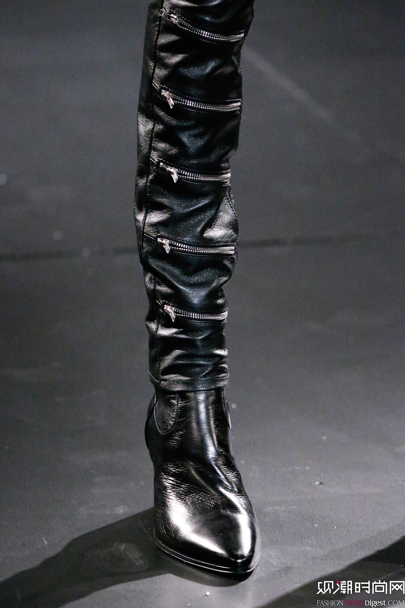 Saint Laurent 2015�ﶬ��װϵ���㳡����ͼƬ