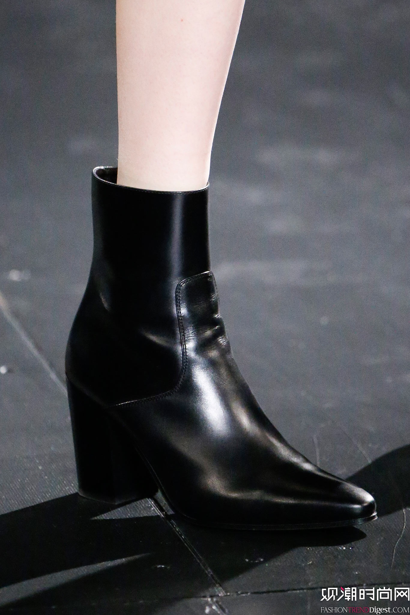Saint Laurent 2015�ﶬ��װϵ���㳡����ͼƬ