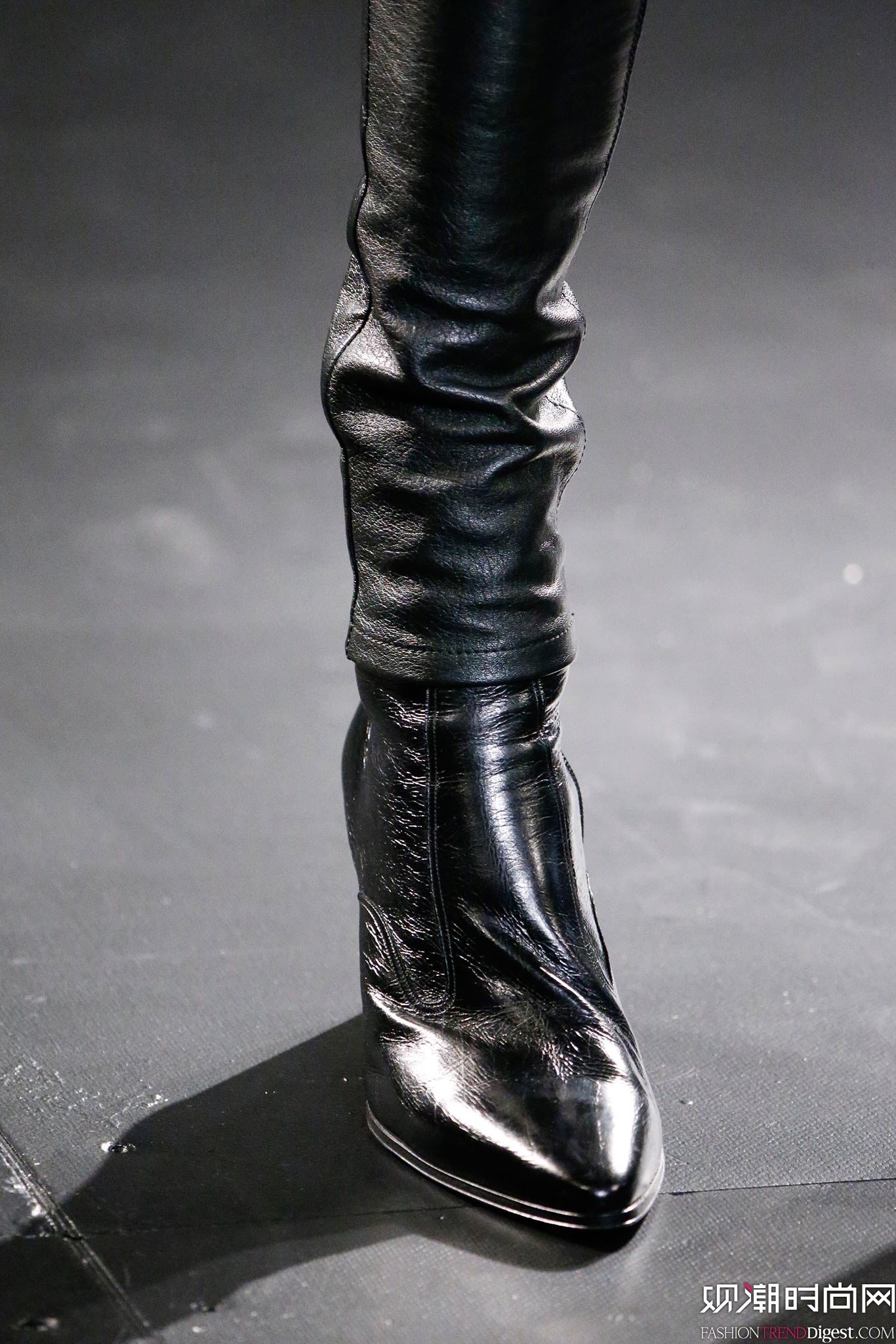 Saint Laurent 2015�ﶬ��װϵ���㳡����ͼƬ