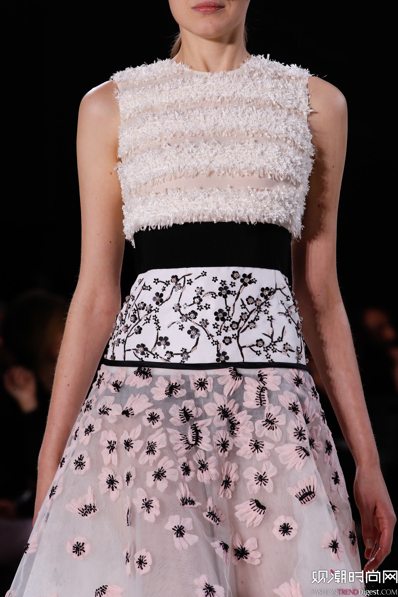 Giambattista Valli 2015ĸ߶ϵ㳡ͼƬ