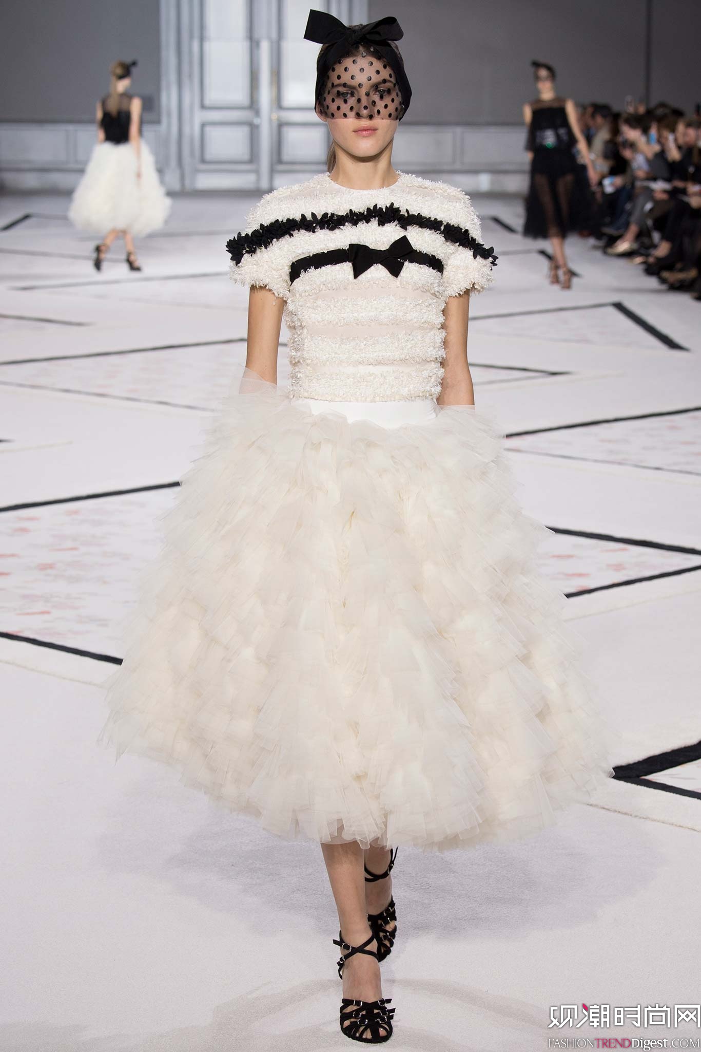 Giambattista Valli 2015ĸ߶ϵ㳡ͼƬ