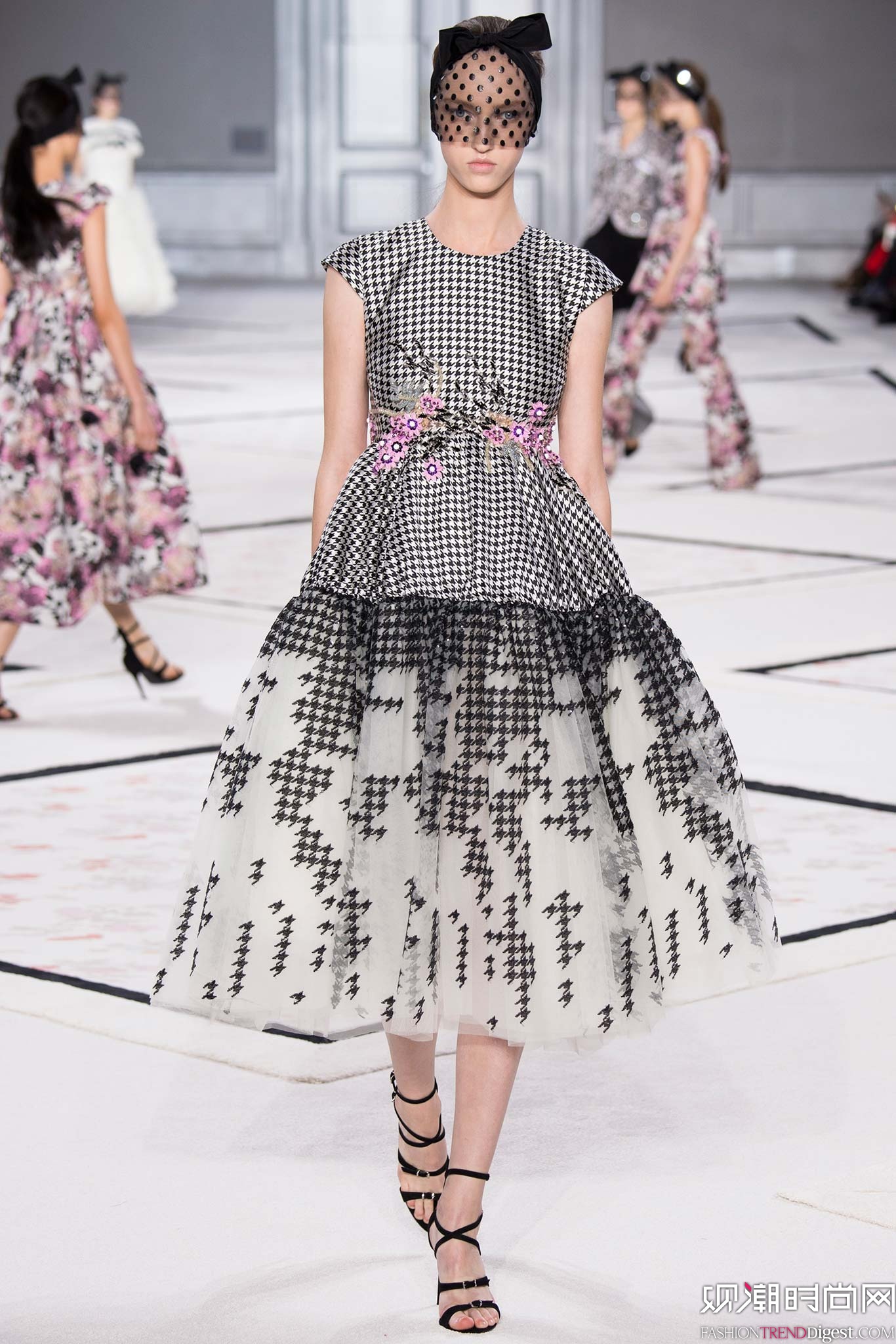 Giambattista Valli 2015ĸ߶ϵ㳡ͼƬ