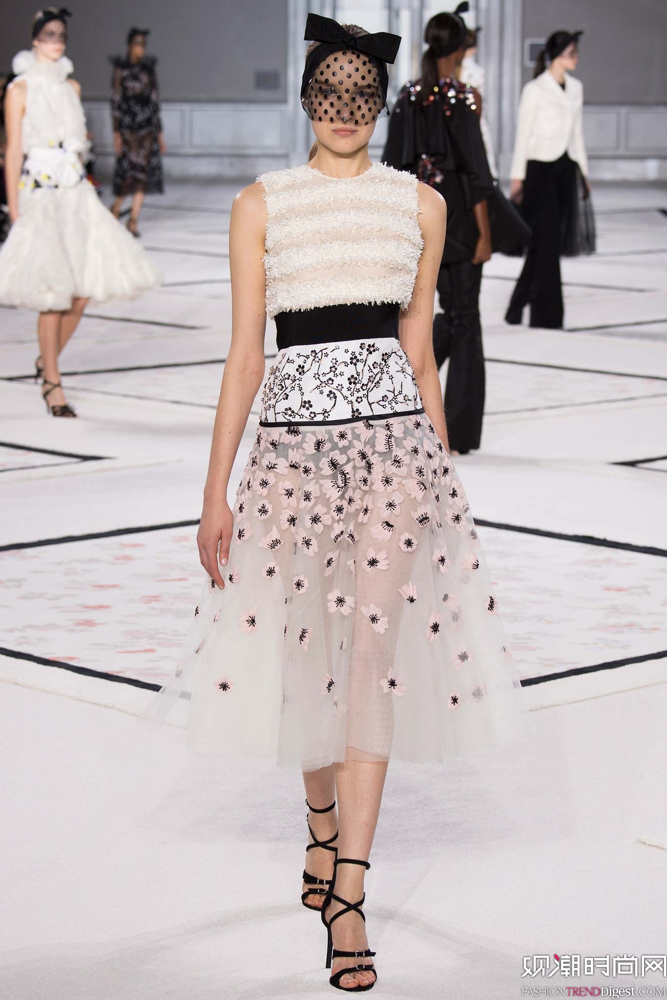 Giambattista Valli 2015ĸ߶ϵ㳡ͼƬ