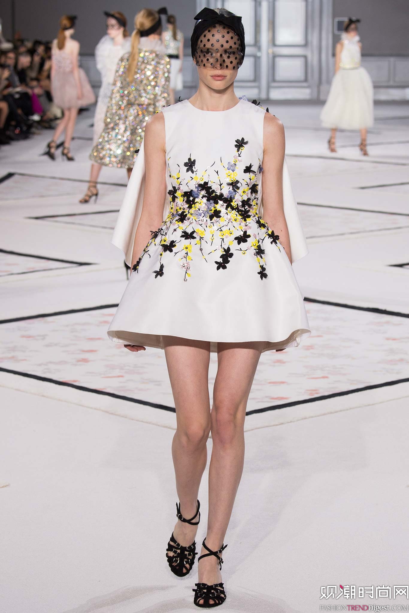 Giambattista Valli 2015ĸ߶ϵ㳡ͼƬ