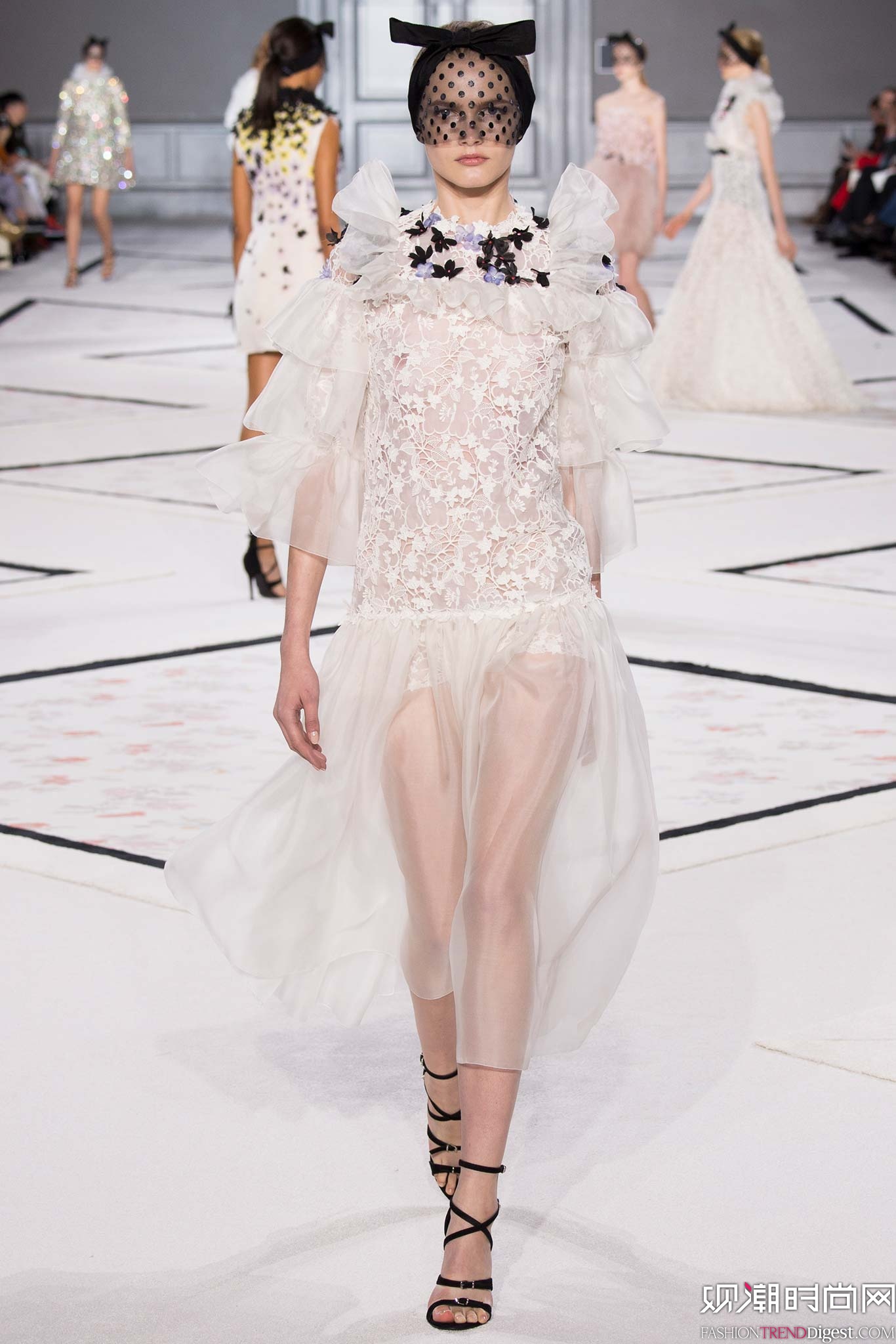 Giambattista Valli 2015ĸ߶ϵ㳡ͼƬ