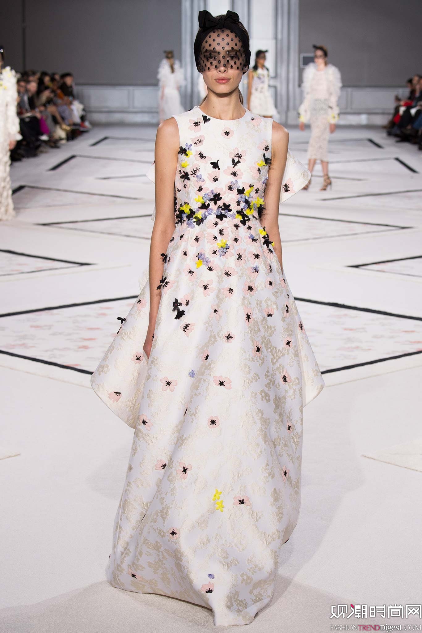 Giambattista Valli 2015ĸ߶ϵ㳡ͼƬ