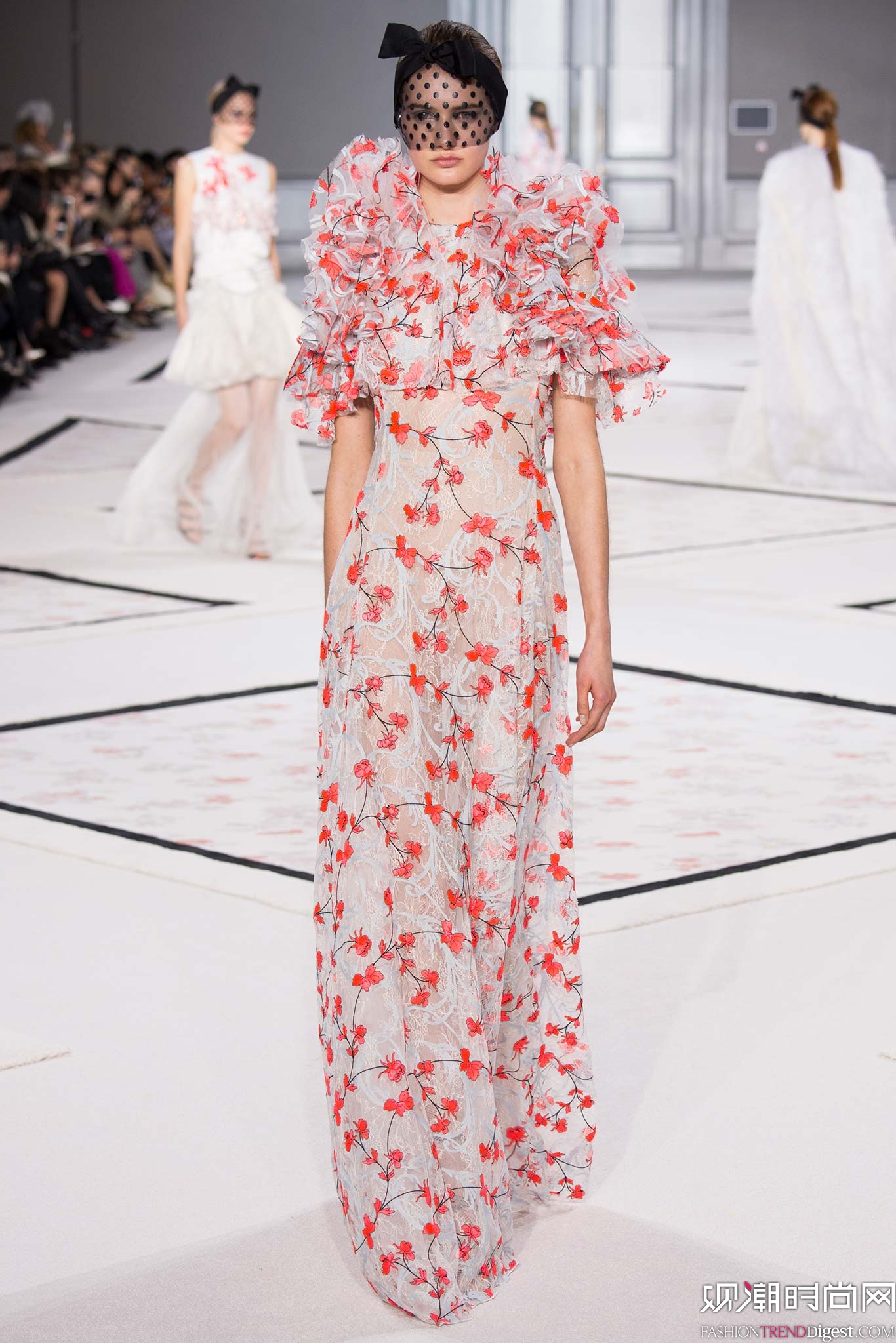 Giambattista Valli 2015ĸ߶ϵ㳡ͼƬ