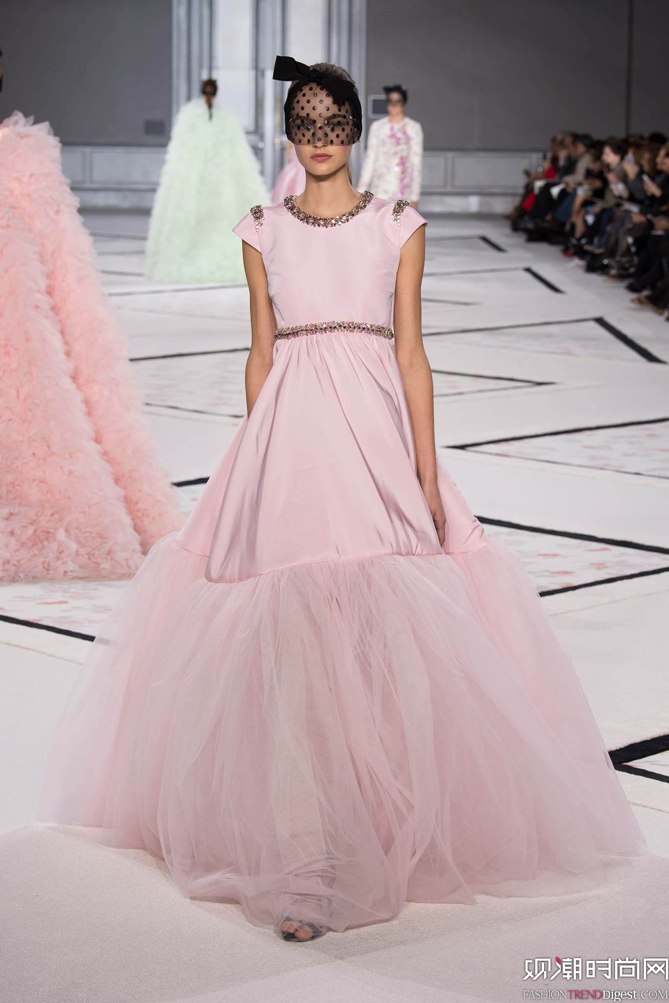 Giambattista Valli 2015ĸ߶ϵ㳡ͼƬ