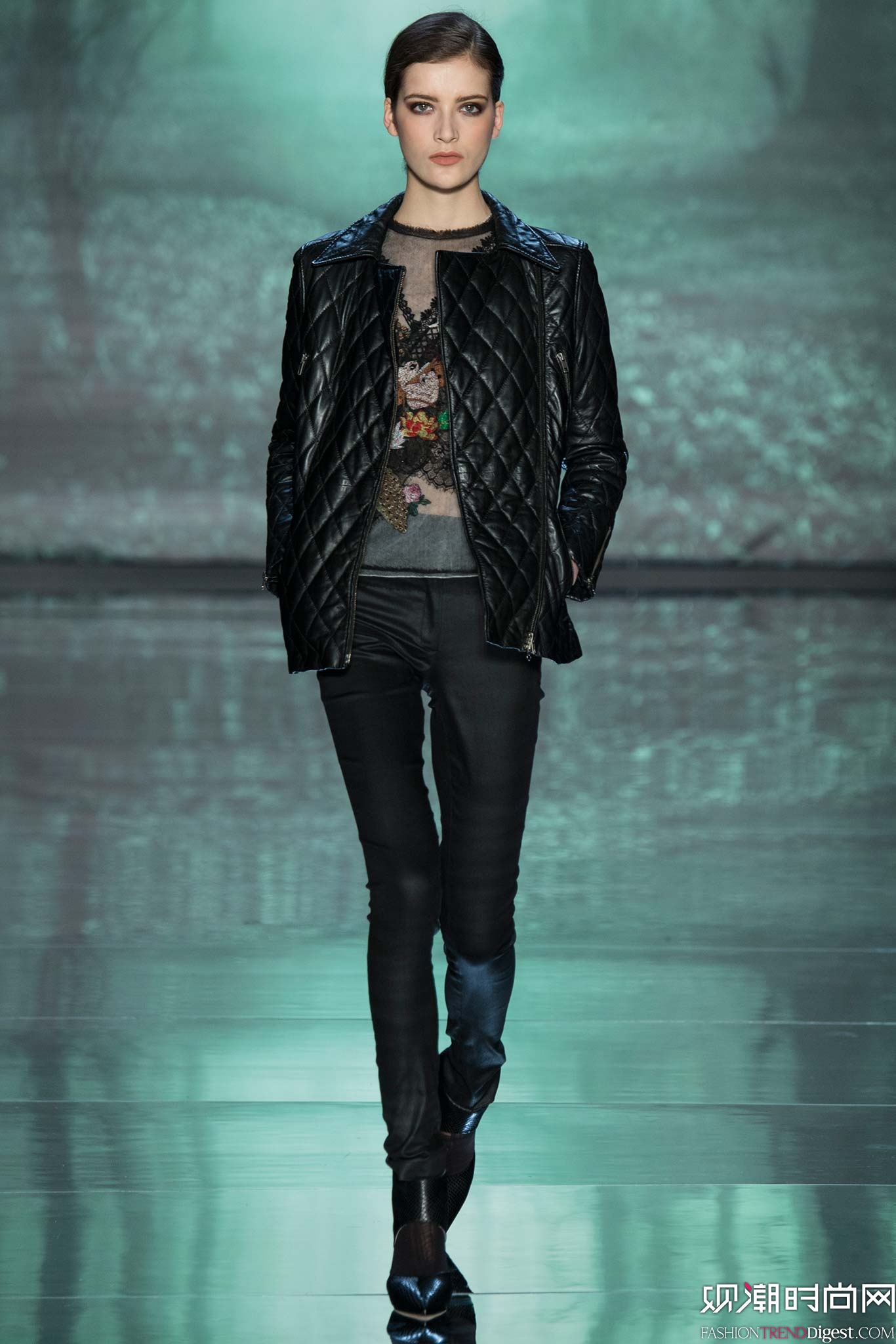 Nicole Miller 2015ﶬŮbDƬ