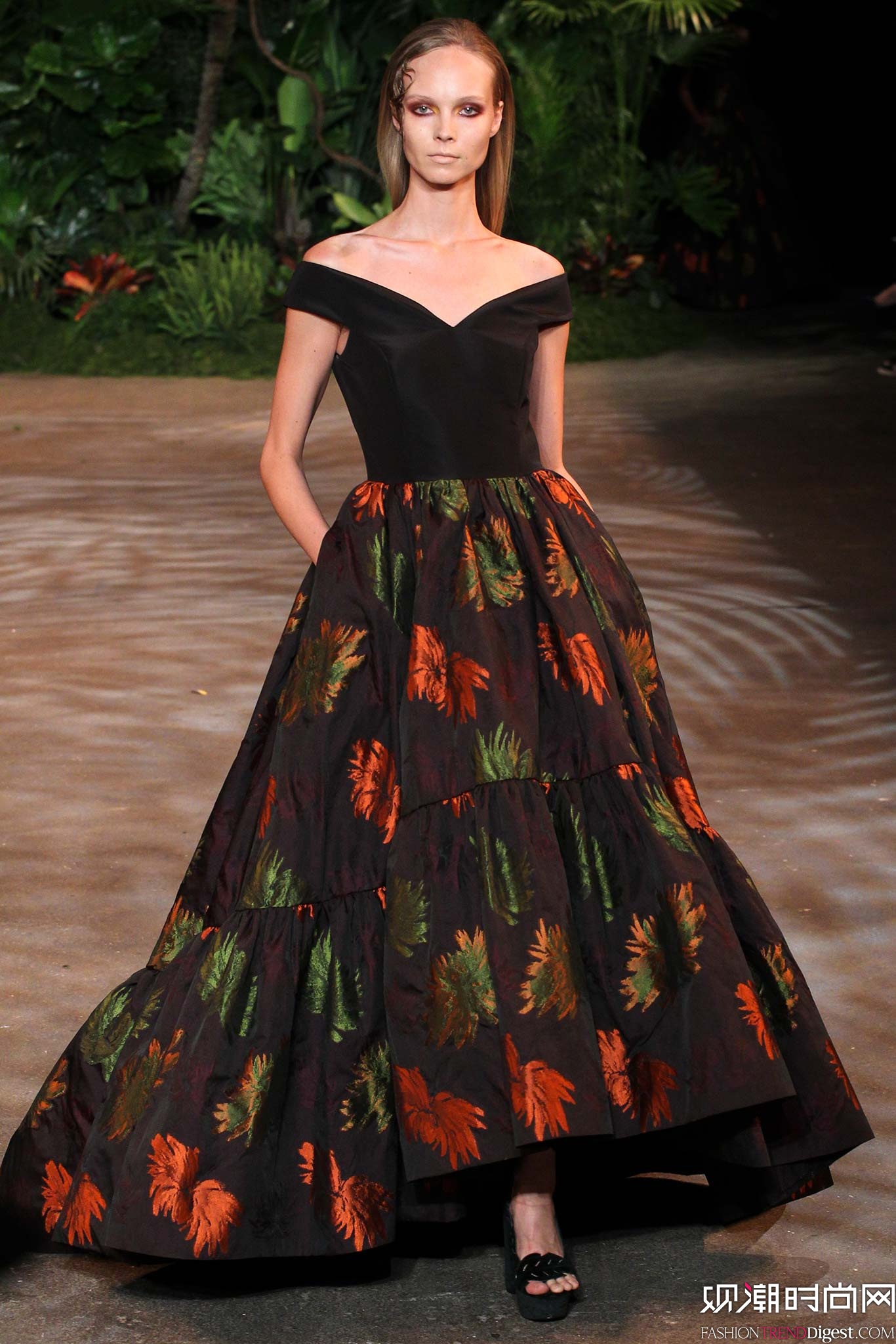 Christian Siriano 2015ﶬŮװ㳡ͼƬ