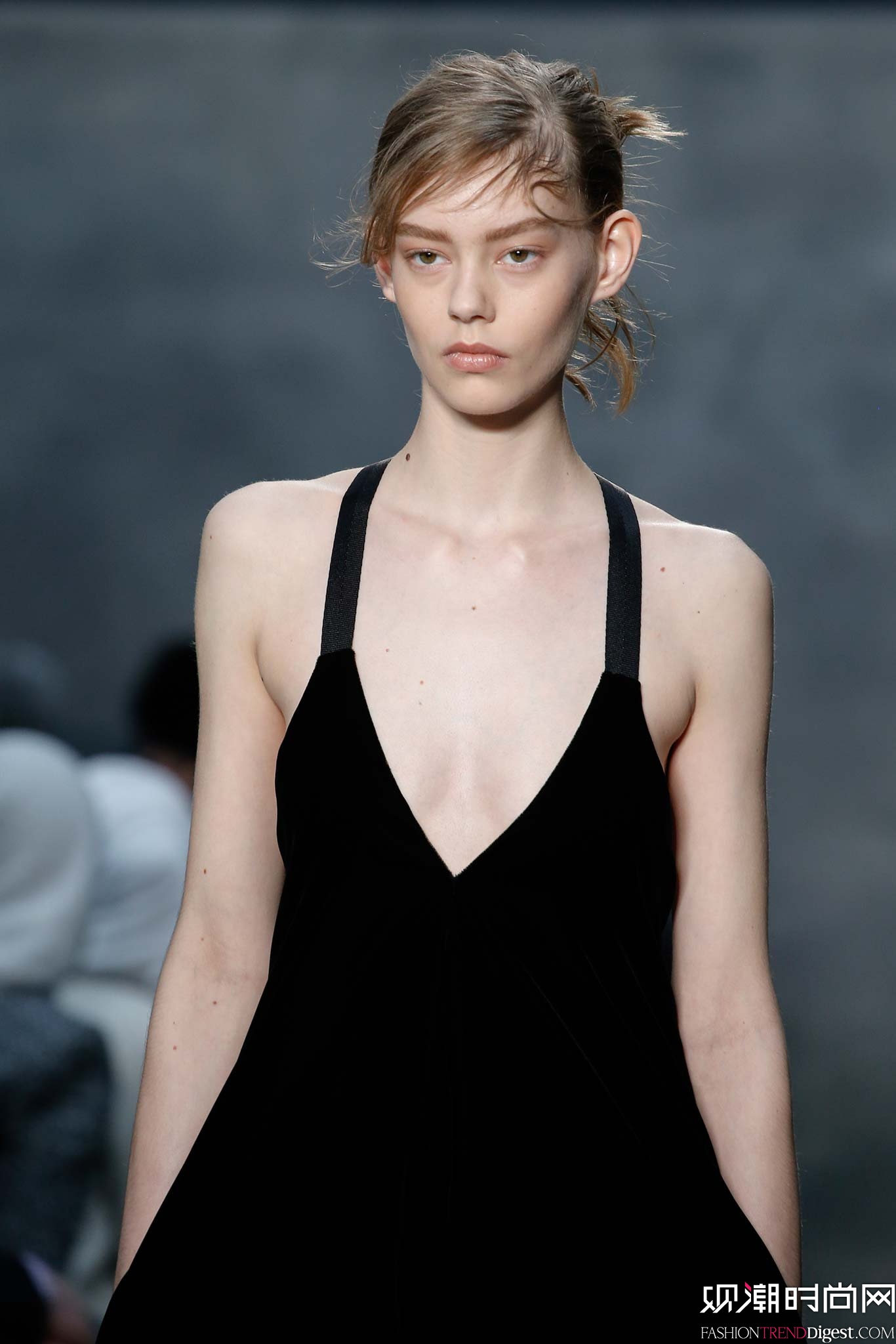 Vera Wang 2015�ﶬŮװϵ�и���ͼƬ