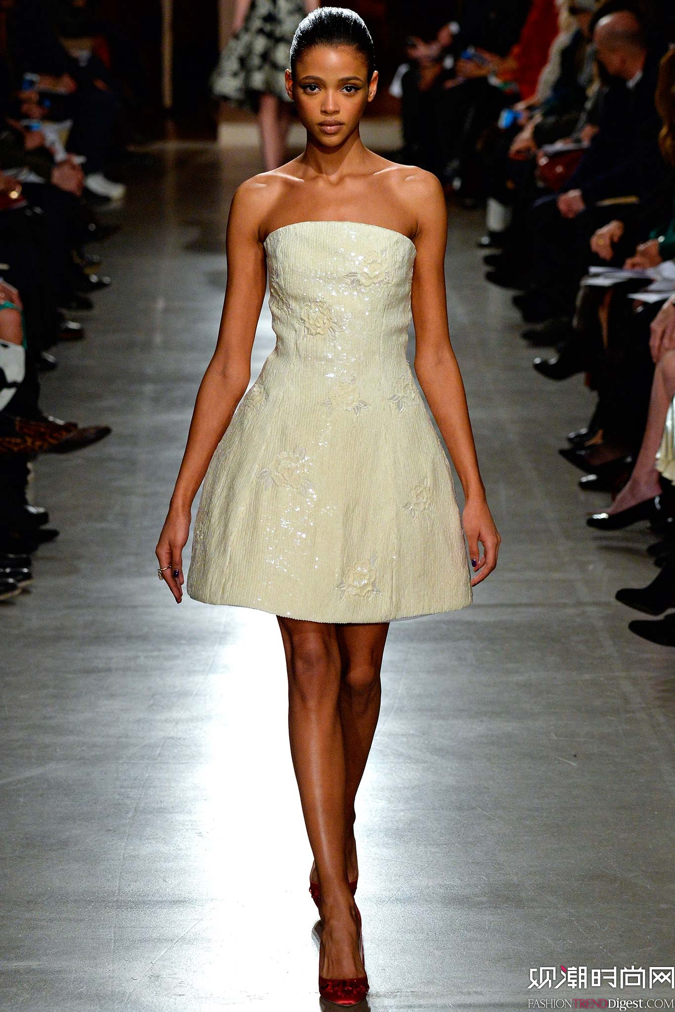 Oscar de la Renta 2015ﶬŮװϵиͼƬ