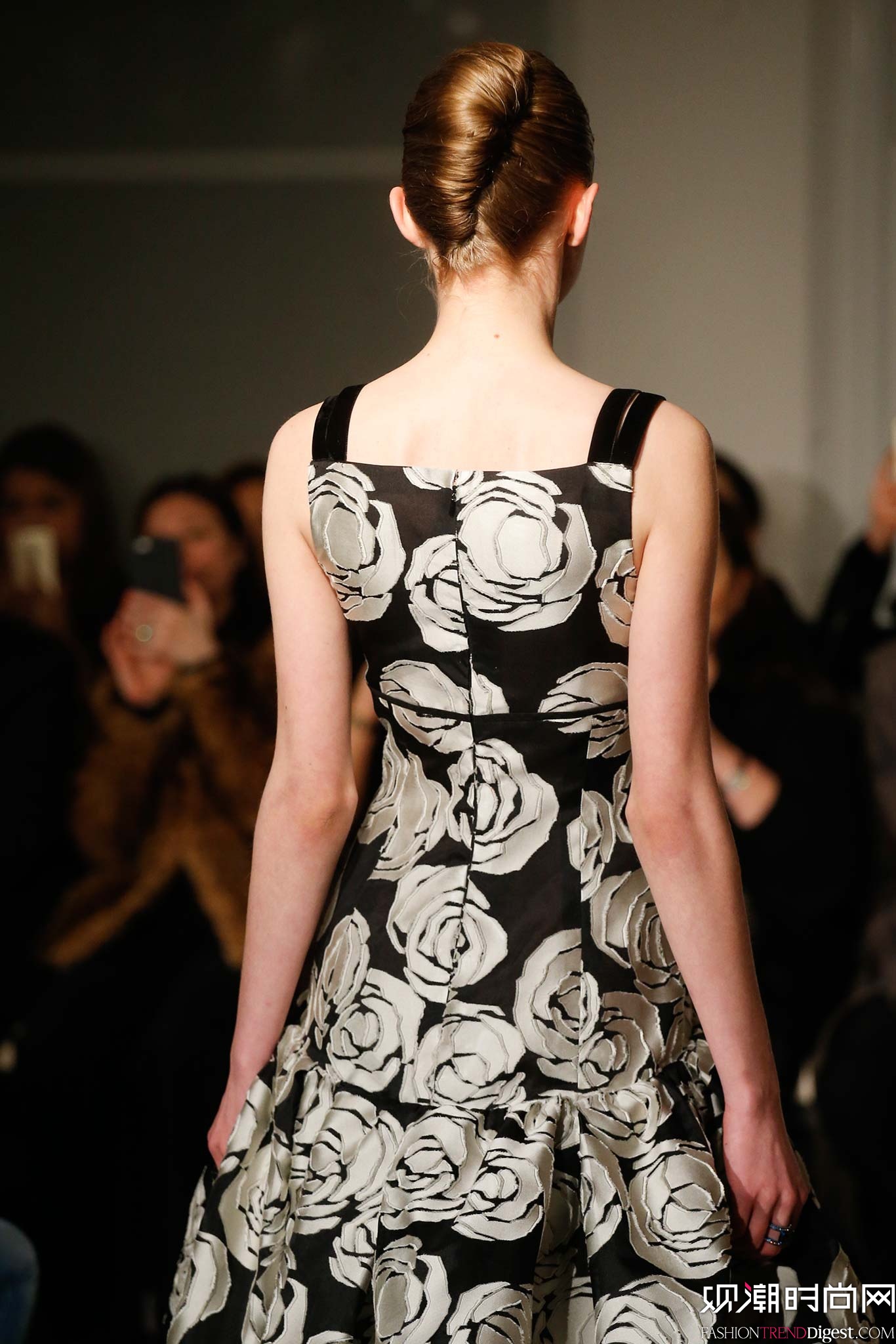 Oscar de la Renta 2015ﶬŮװϵиͼƬ