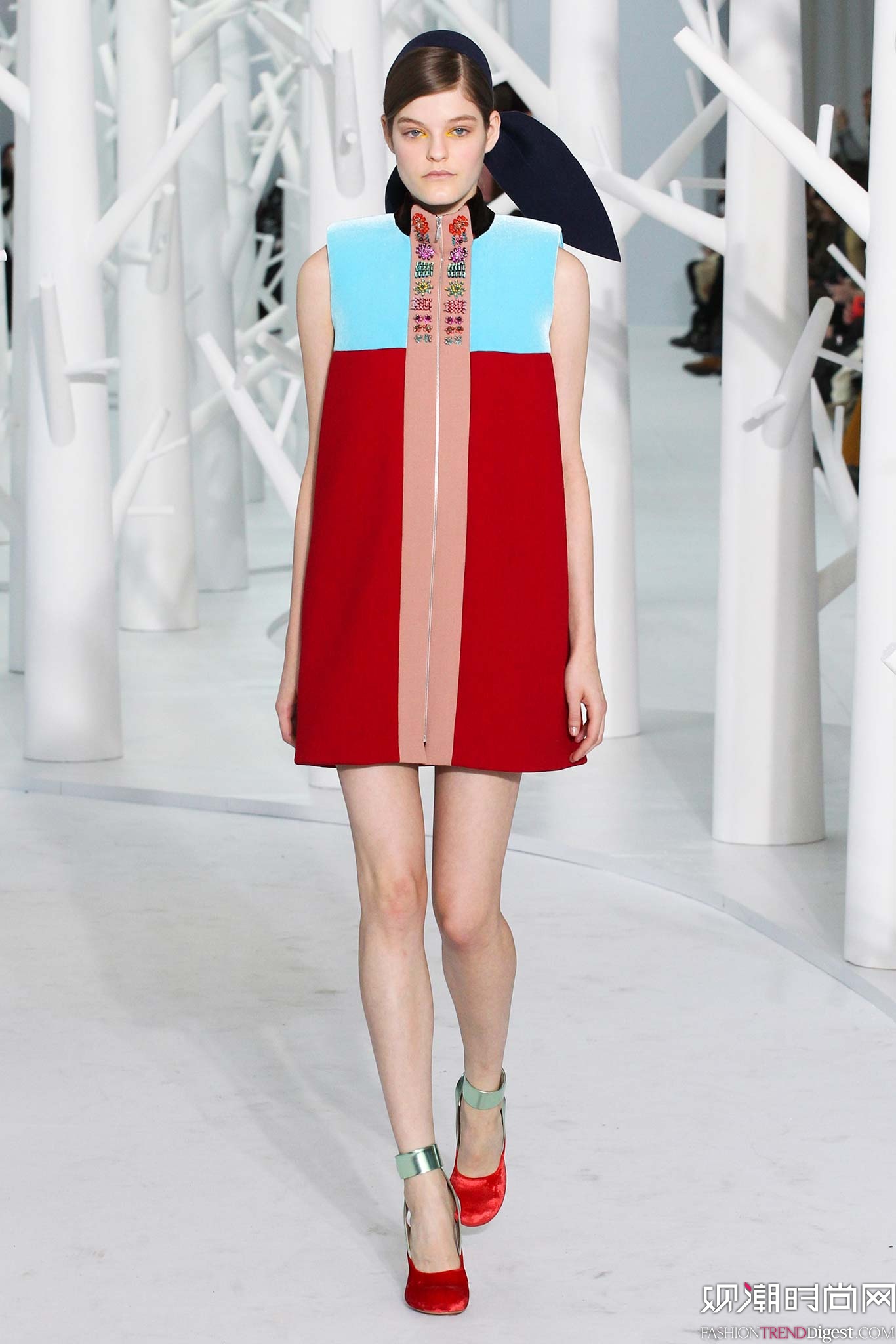 Delpozo 2015ﶬŮװϵиͼƬ