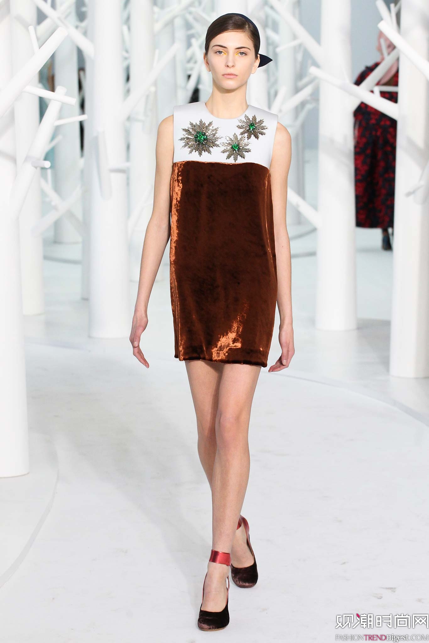 Delpozo 2015ﶬŮװϵиͼƬ