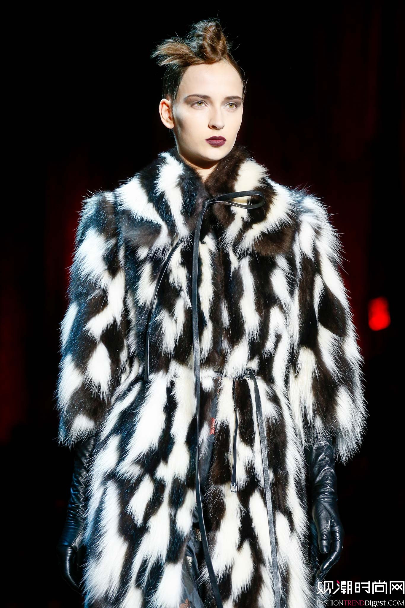 Marc Jacobs 2015ﶬŮװϵиͼƬ