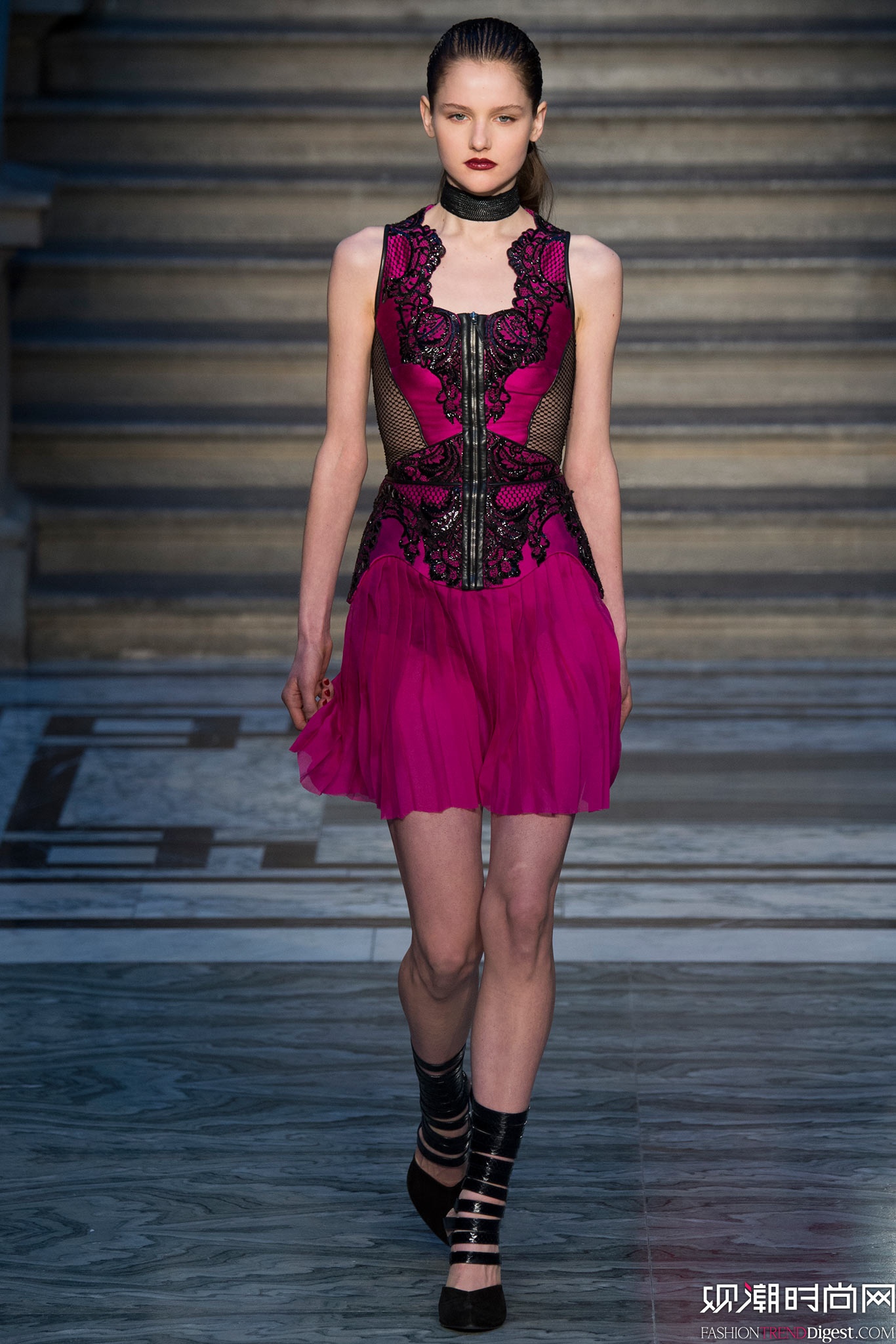 Julien Macdonald 2015ﶬŮװϵиͼƬ