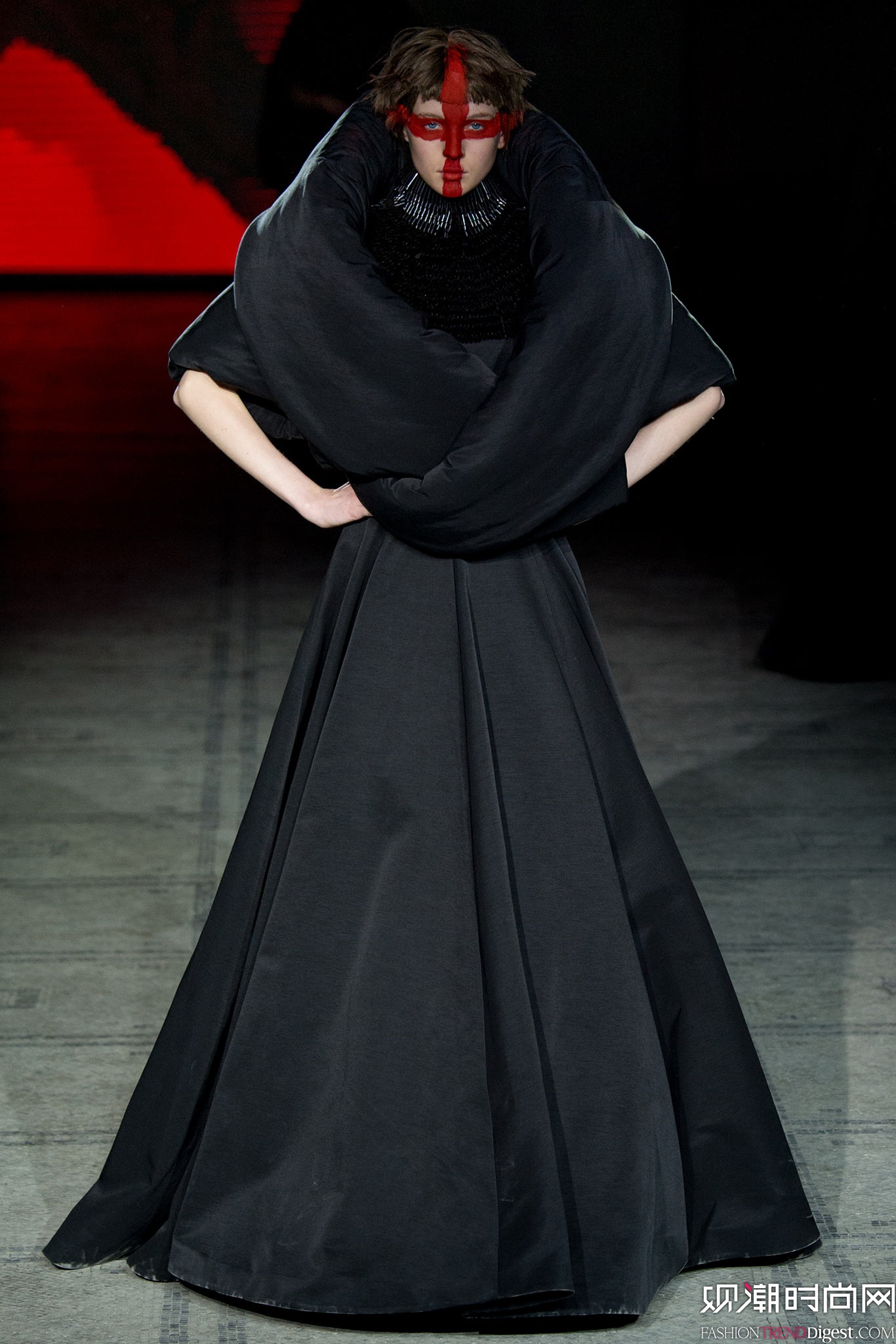 Gareth Pugh 2015ﶬʱװϵ㳡ͼƬ