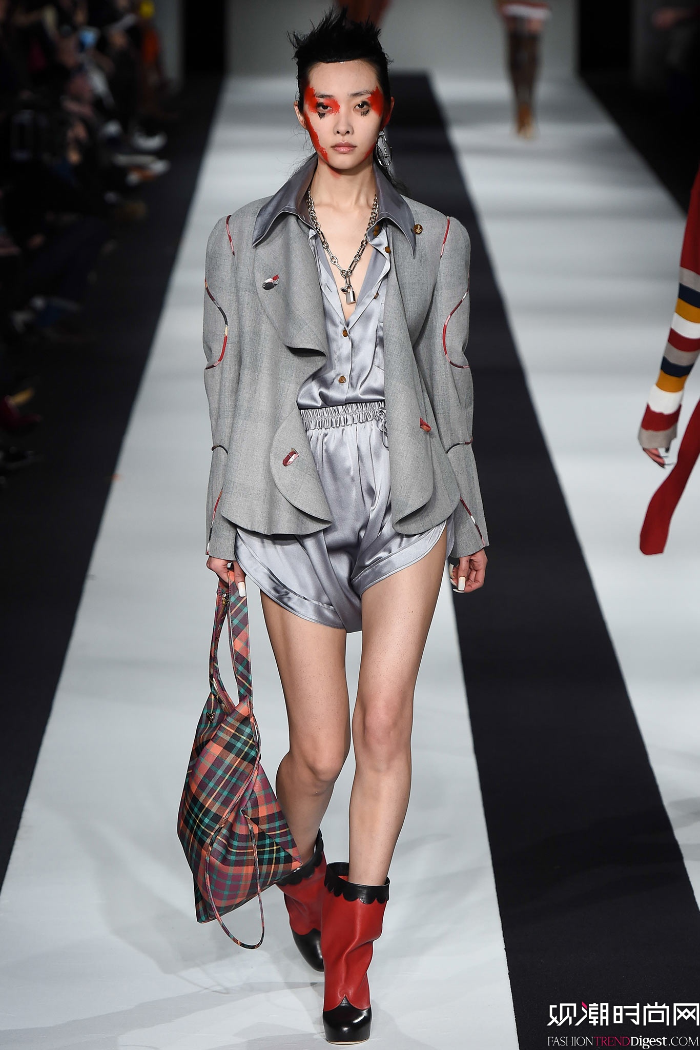 Vivienne Westwood Red Label 2015ﶬʱװϵ㳡ͼƬ