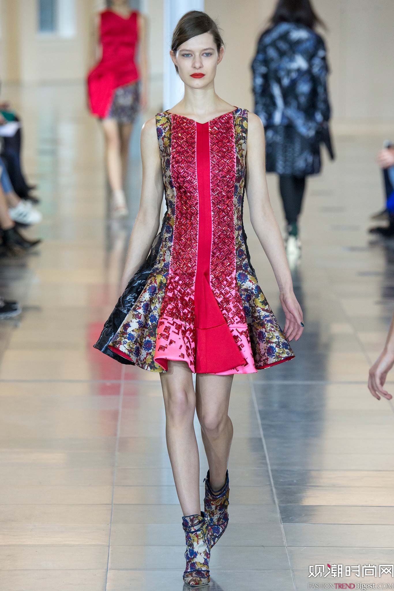 Antonio Berardi 2015ﶬʱװϵ㳡ͼƬ