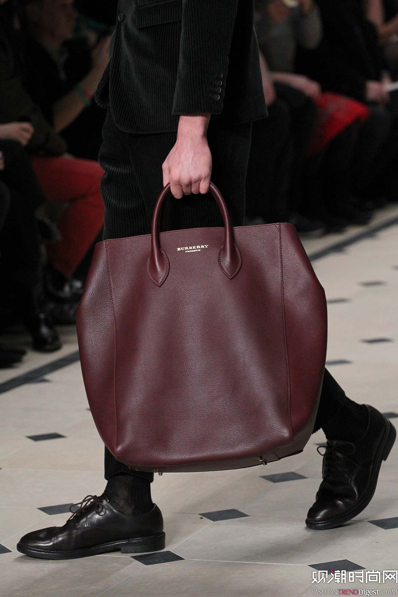 Burberry Prorsum 2015�ﶬʱװ��ϵ���㳡����ͼƬ