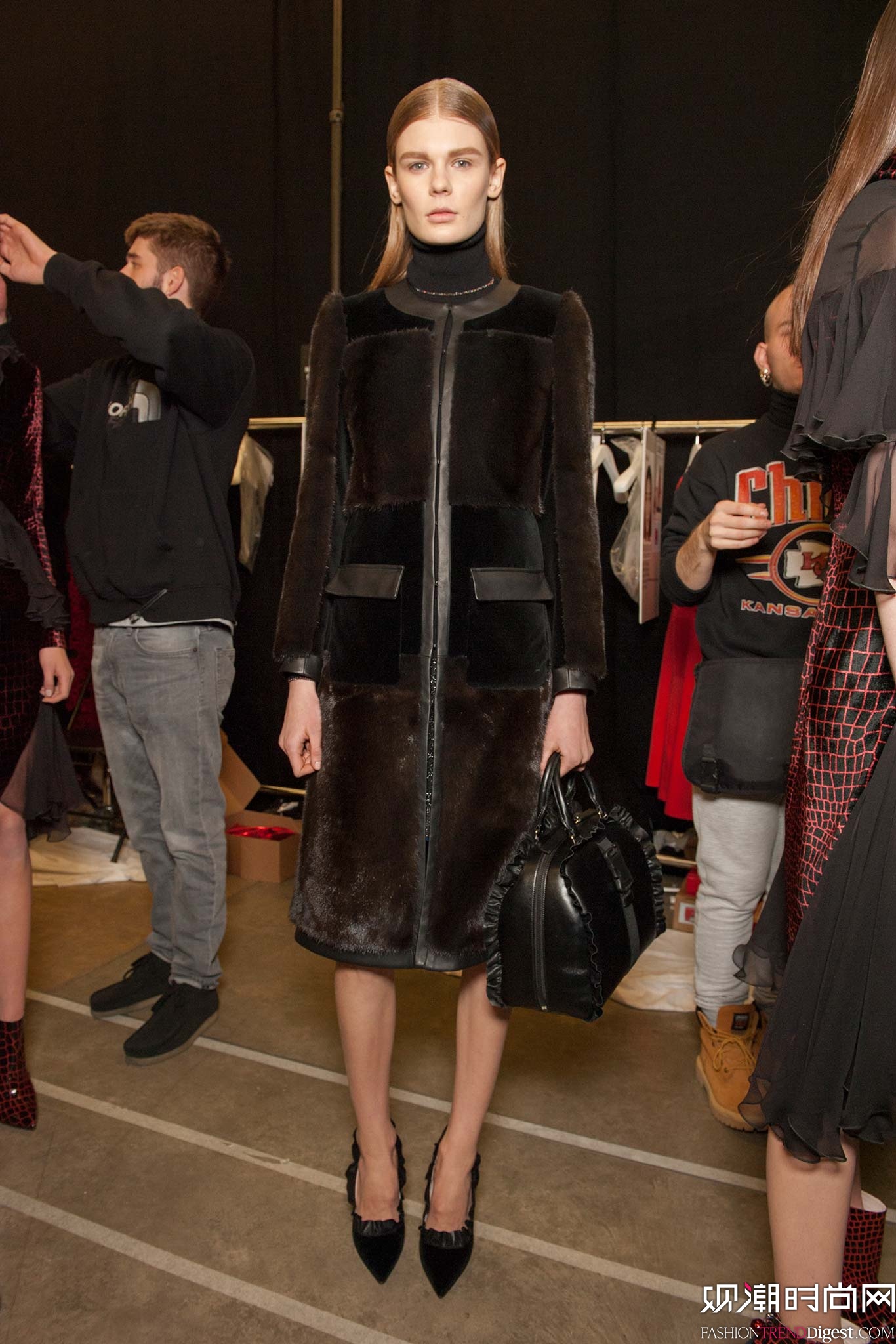 Christopher Kane 2015�ﶬʱװ��ϵ���㳡����ͼƬ