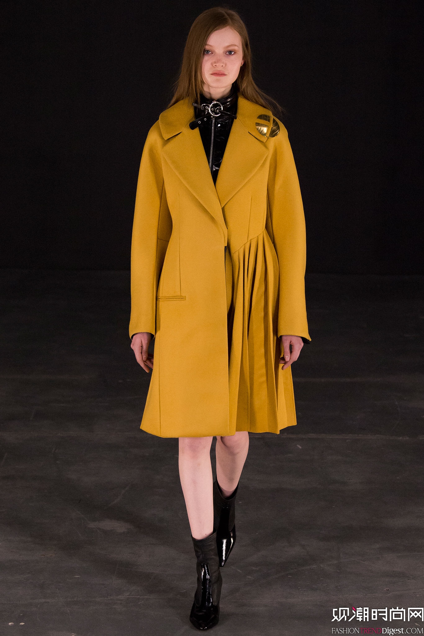 Thomas Tait 2015ﶬrbϵDƬ