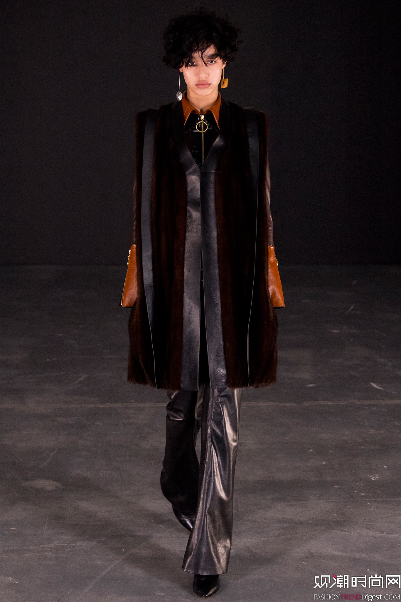 Thomas Tait 2015ﶬrbϵDƬ