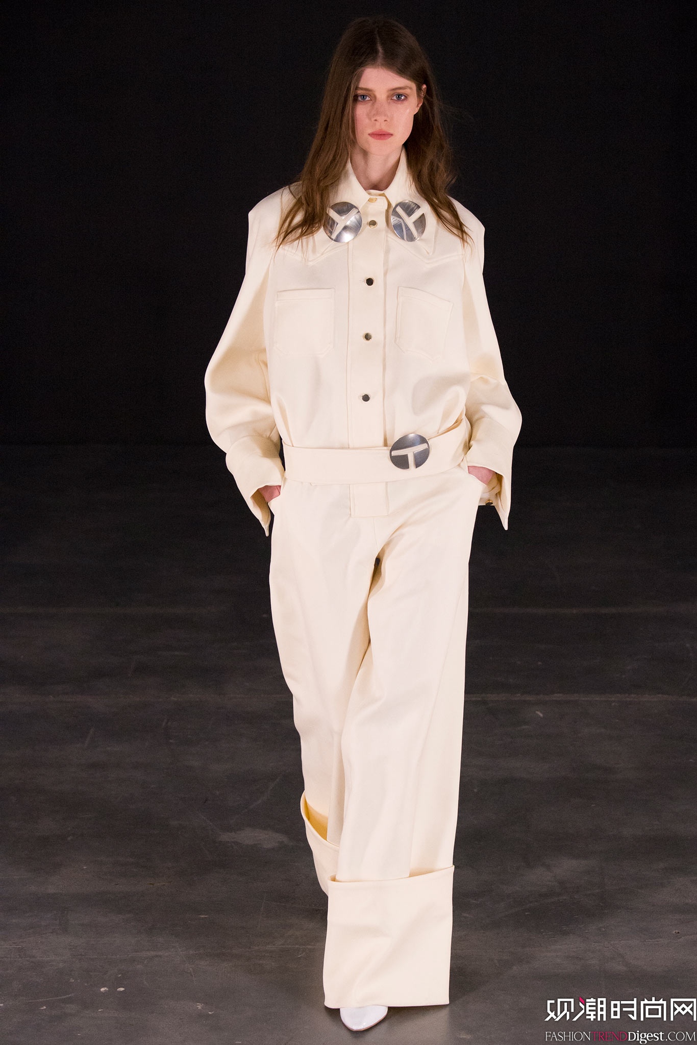 Thomas Tait 2015ﶬrbϵDƬ