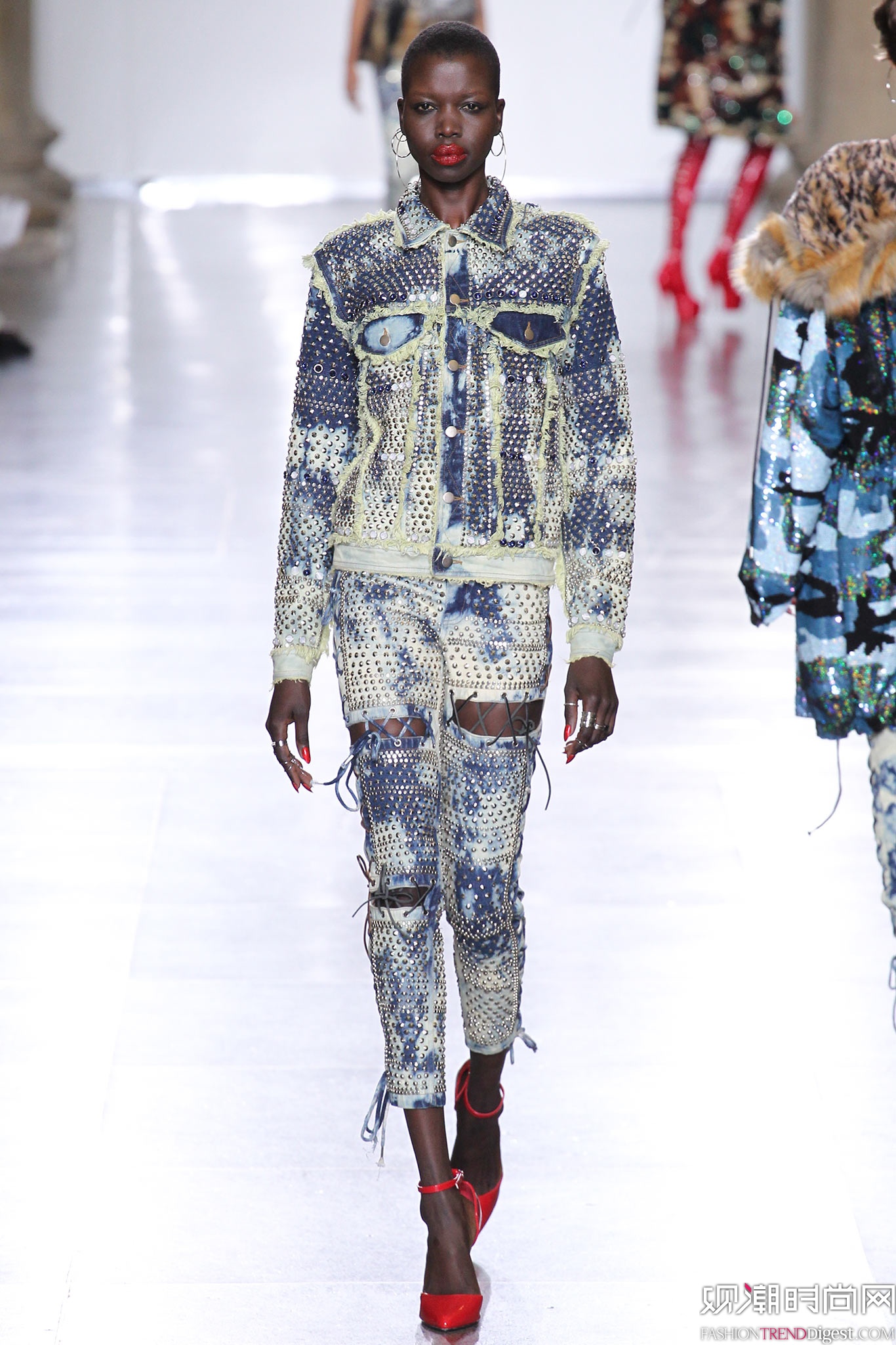 Ashish 2015ﶬʱװϵ㳡ͼƬ