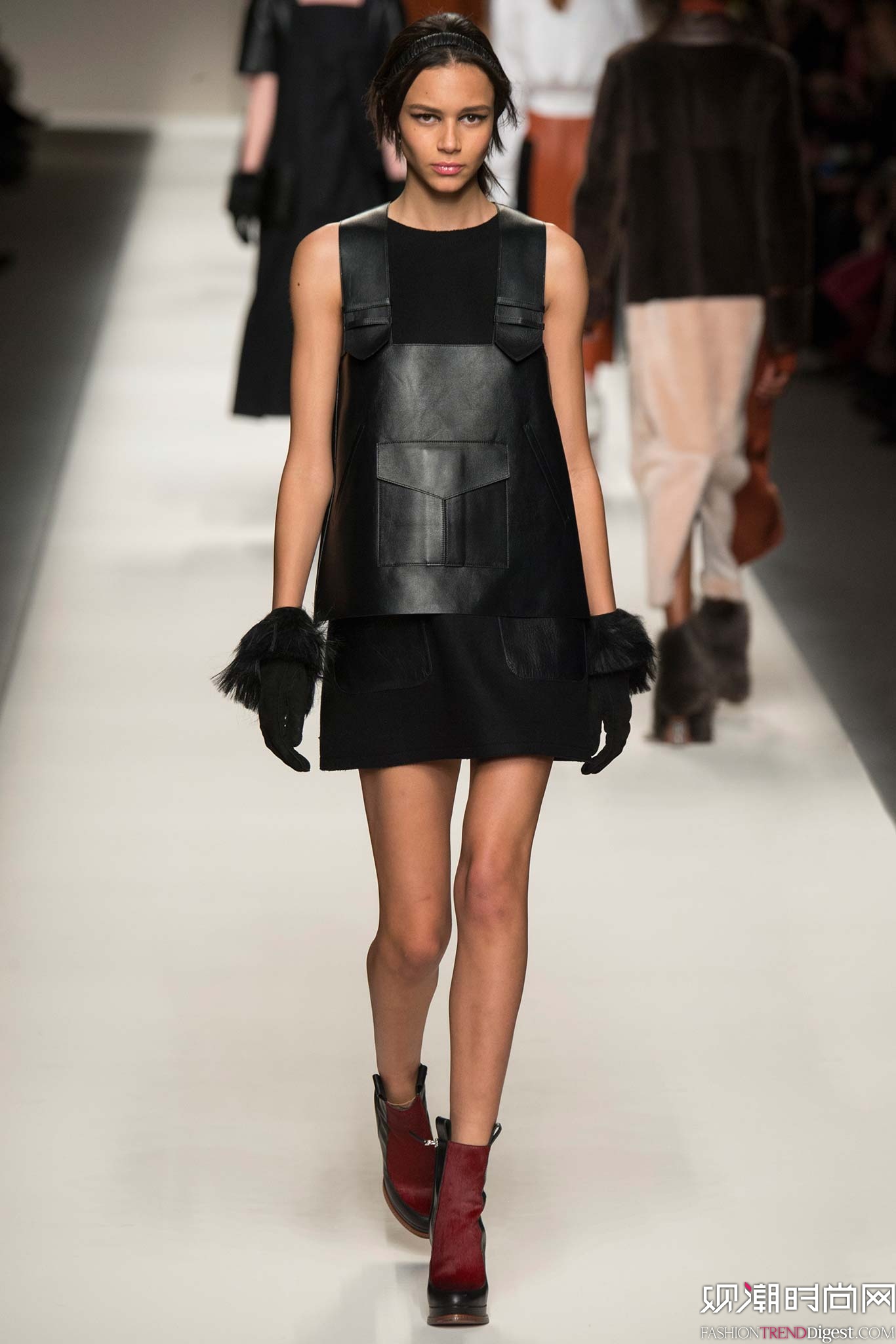 Fendi 2015ﶬʱװϵ㳡ͼƬ