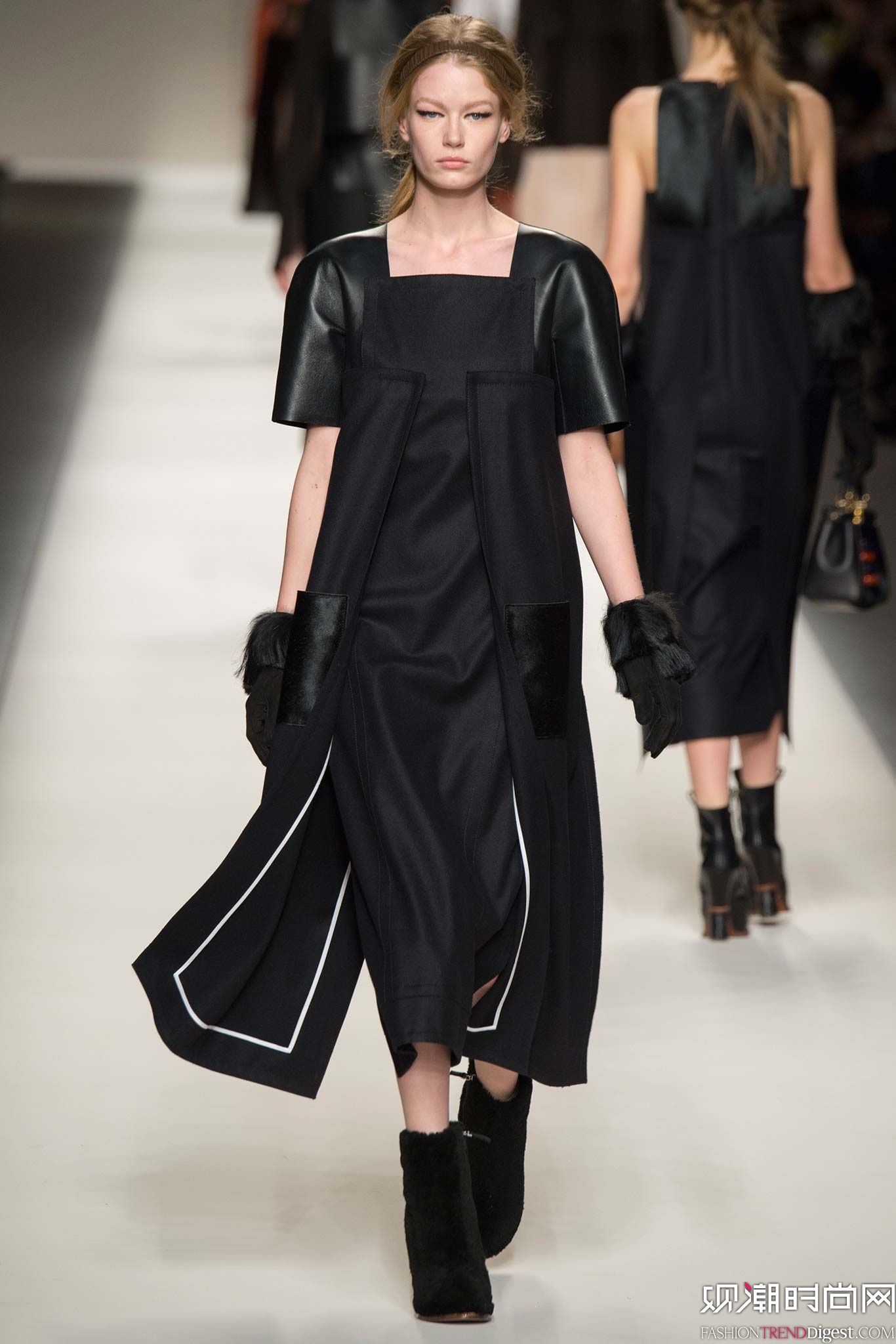 Fendi 2015ﶬʱװϵ㳡ͼƬ