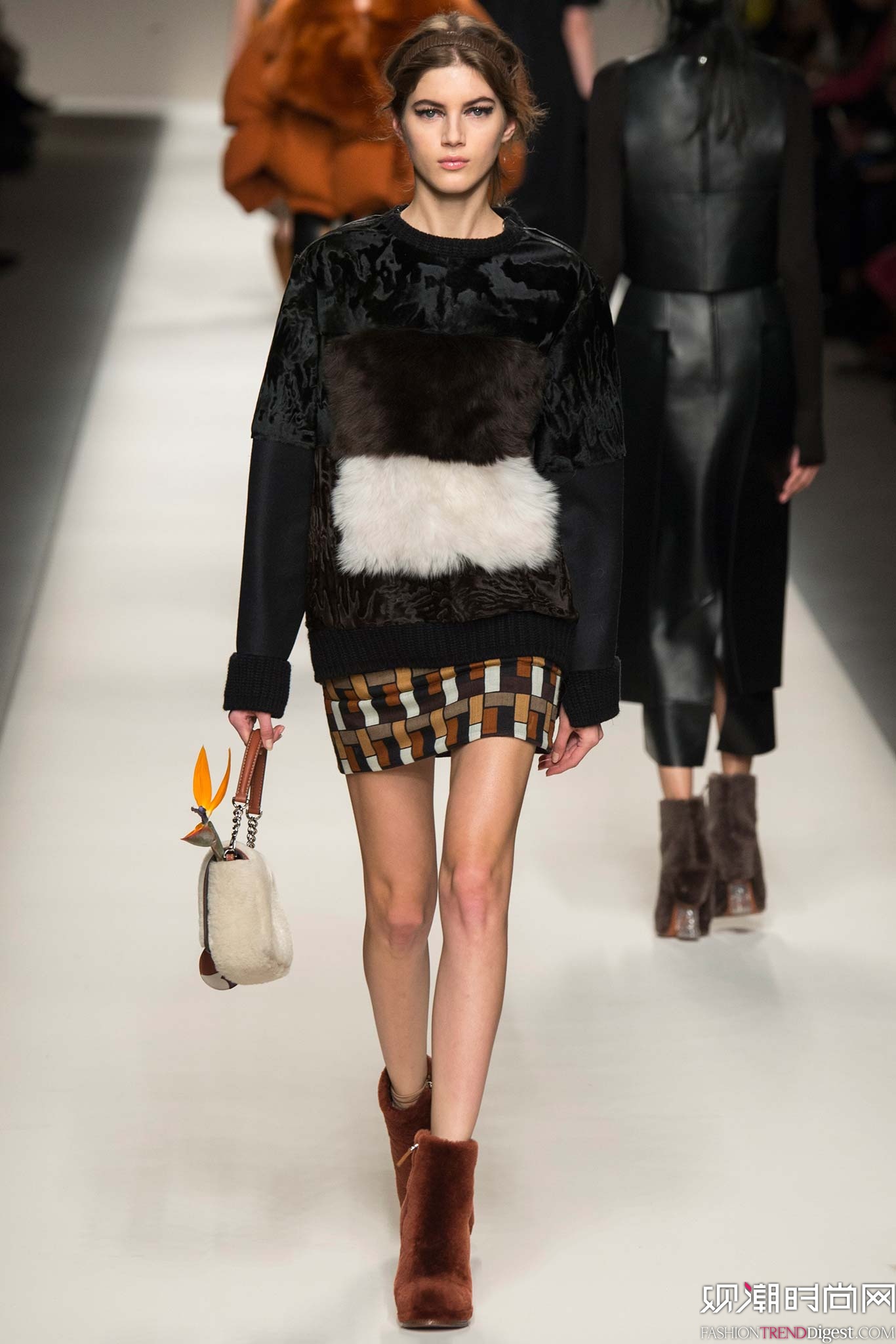 Fendi 2015ﶬʱװϵ㳡ͼƬ