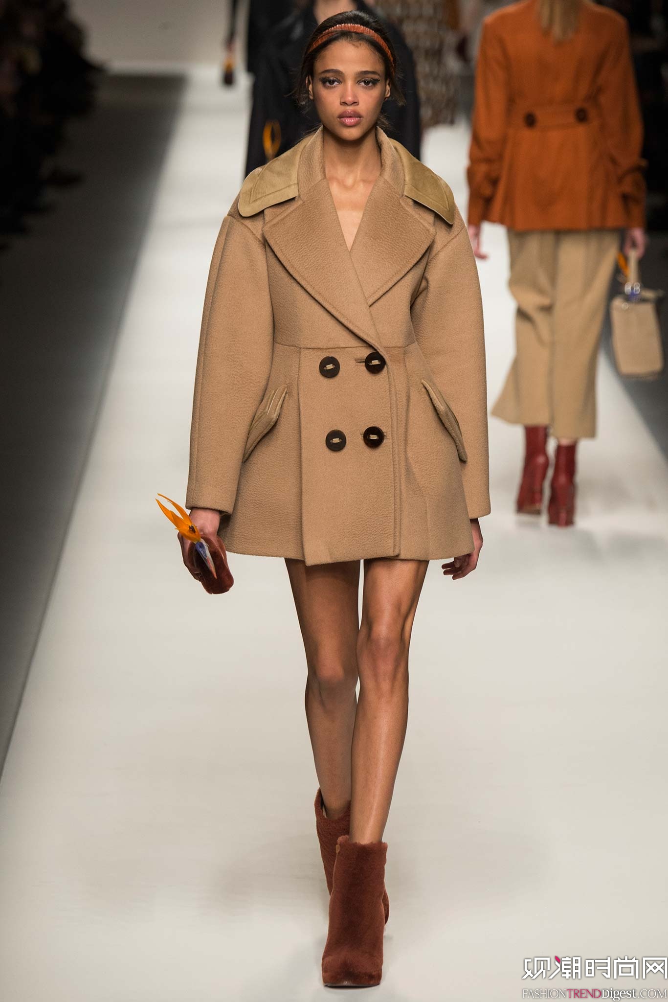 Fendi 2015ﶬʱװϵ㳡ͼƬ