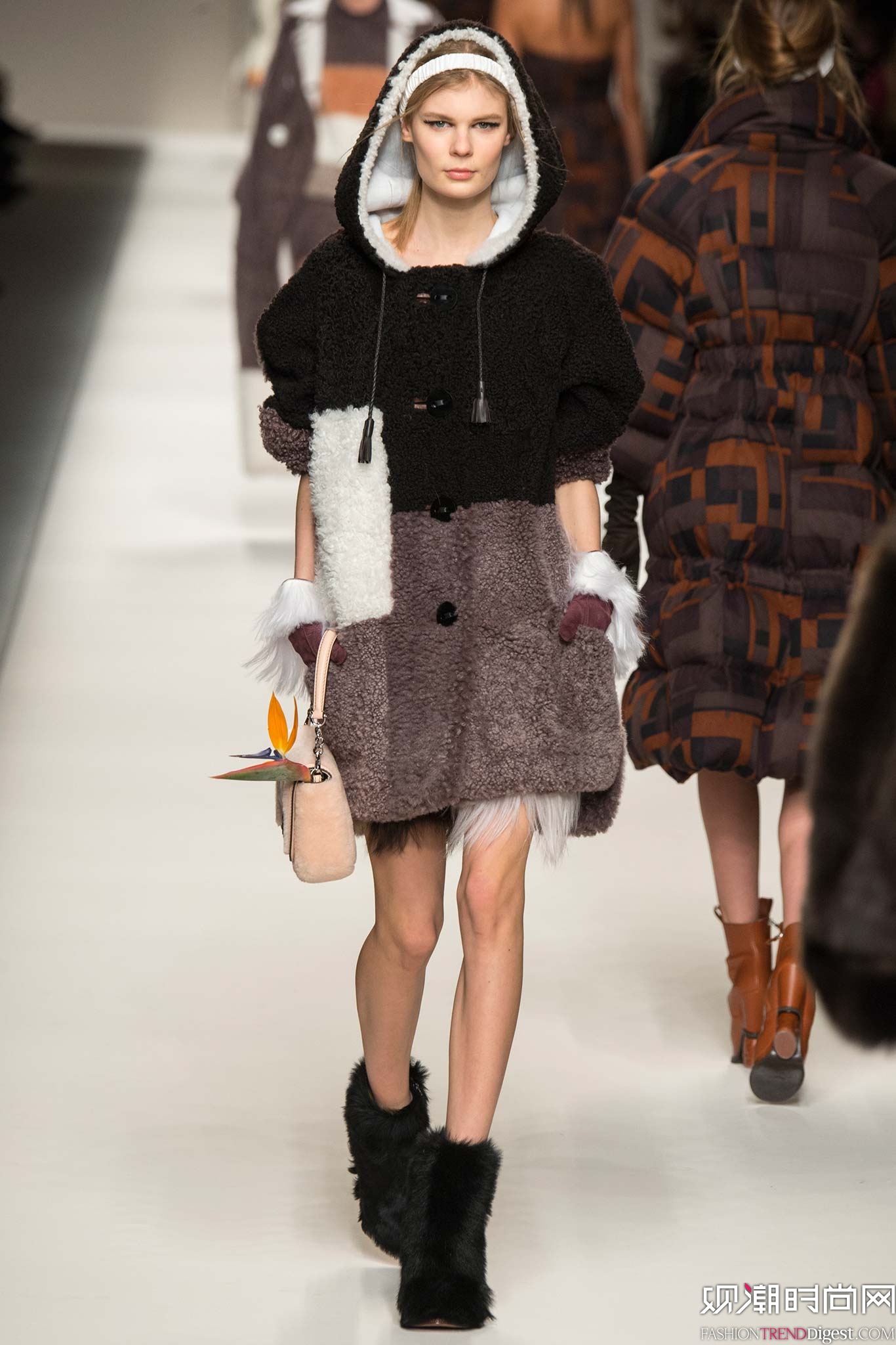 Fendi 2015ﶬʱװϵ㳡ͼƬ