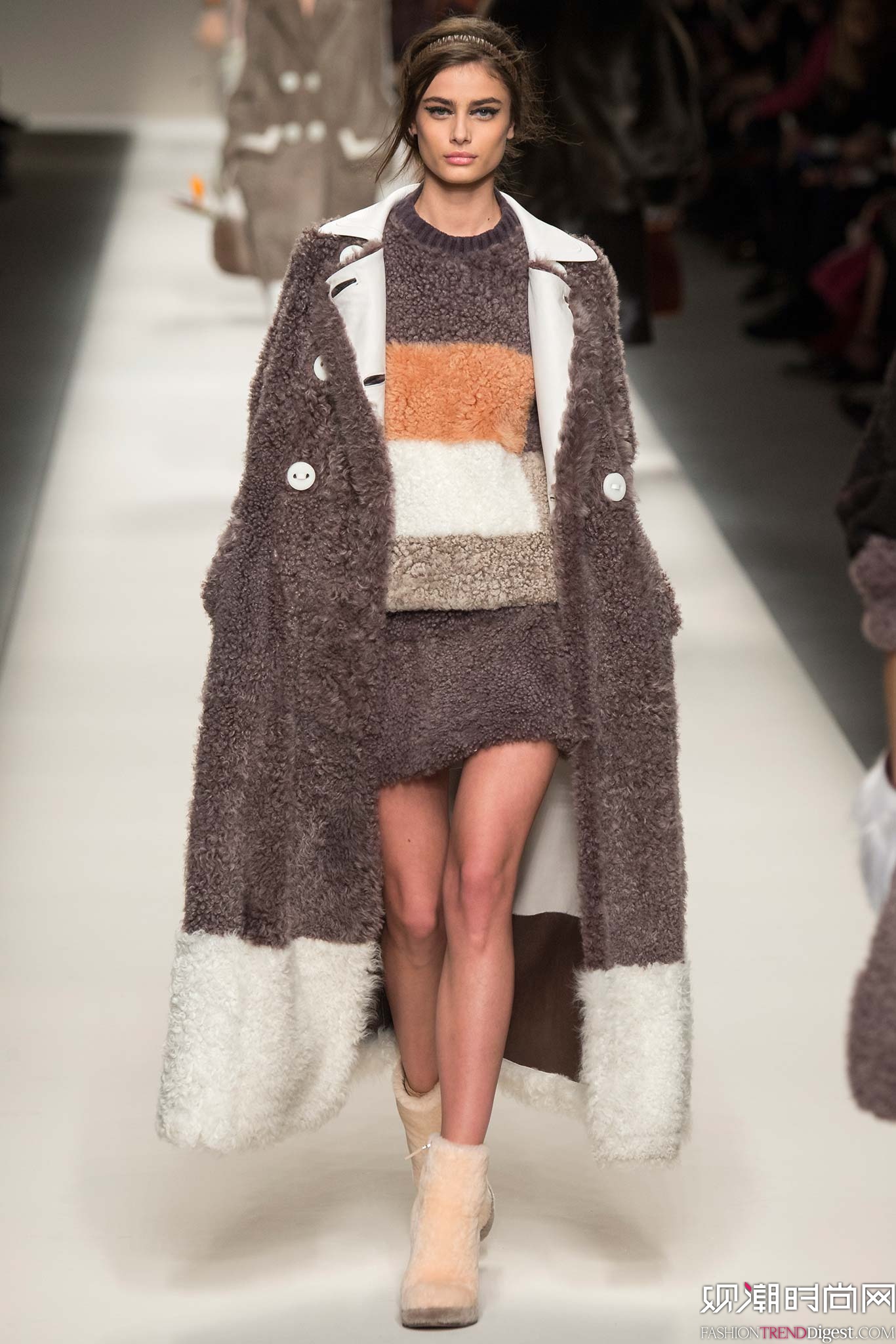 Fendi 2015ﶬʱװϵ㳡ͼƬ