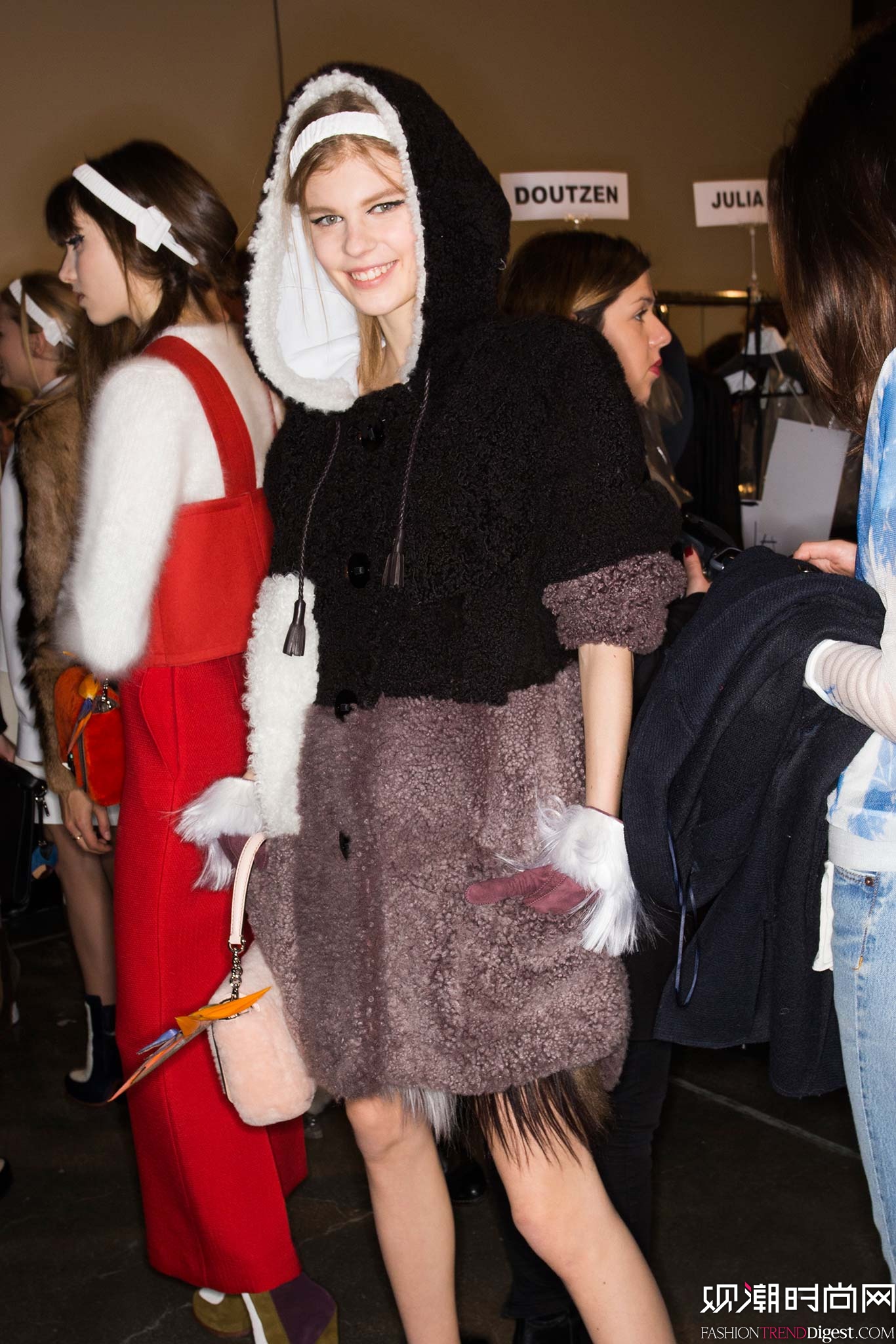 Fendi 2015�ﶬʱװ��ϵ���㳡����ͼƬ