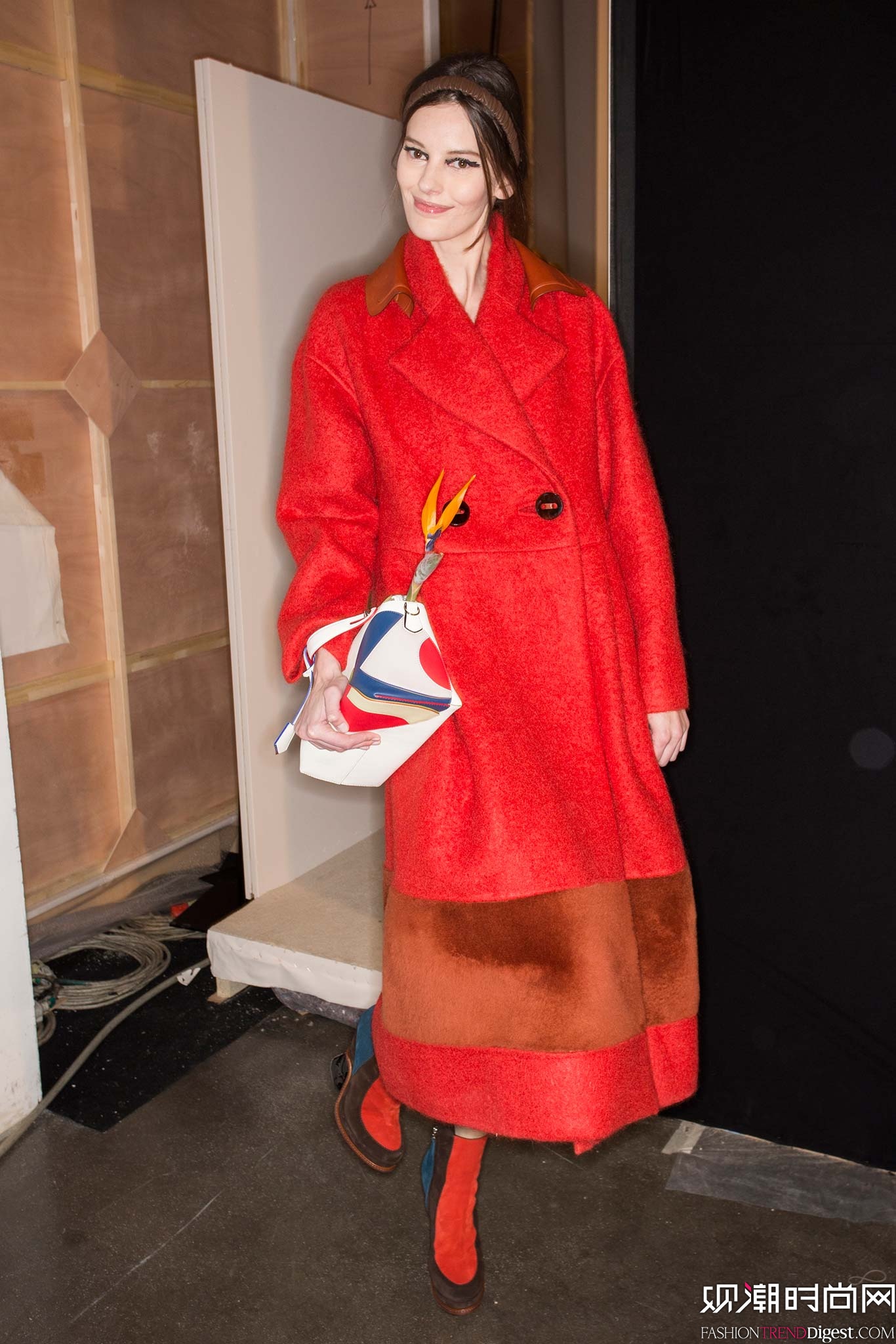 Fendi 2015�ﶬʱװ��ϵ���㳡����ͼƬ