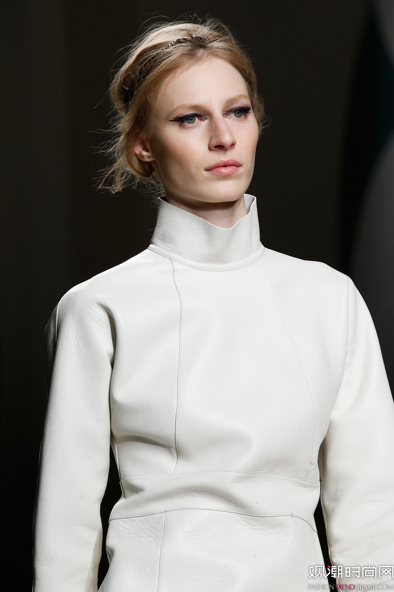 Fendi 2015�ﶬʱװ��ϵ���㳡����ͼƬ