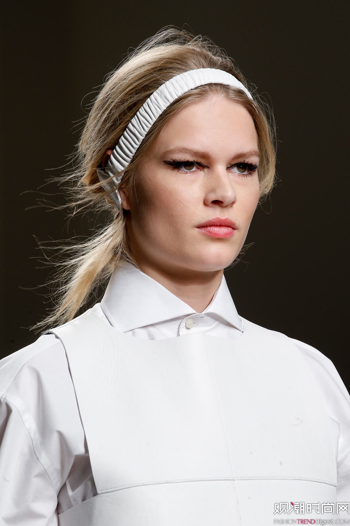 Fendi 2015�ﶬʱװ��ϵ���㳡����ͼƬ