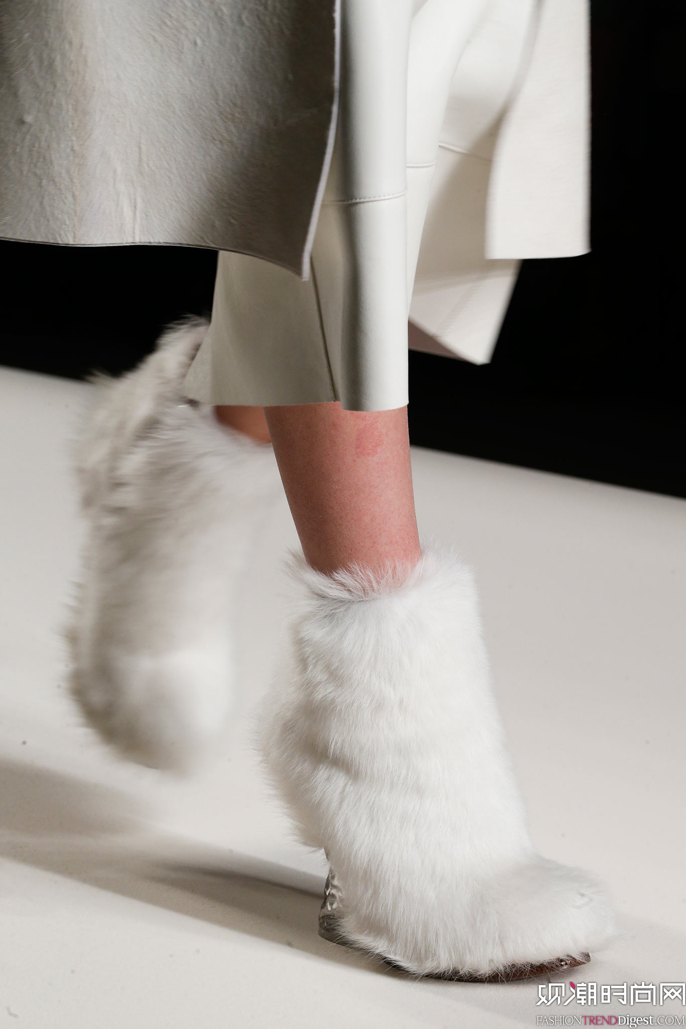 Fendi 2015�ﶬʱװ��ϵ���㳡����ͼƬ