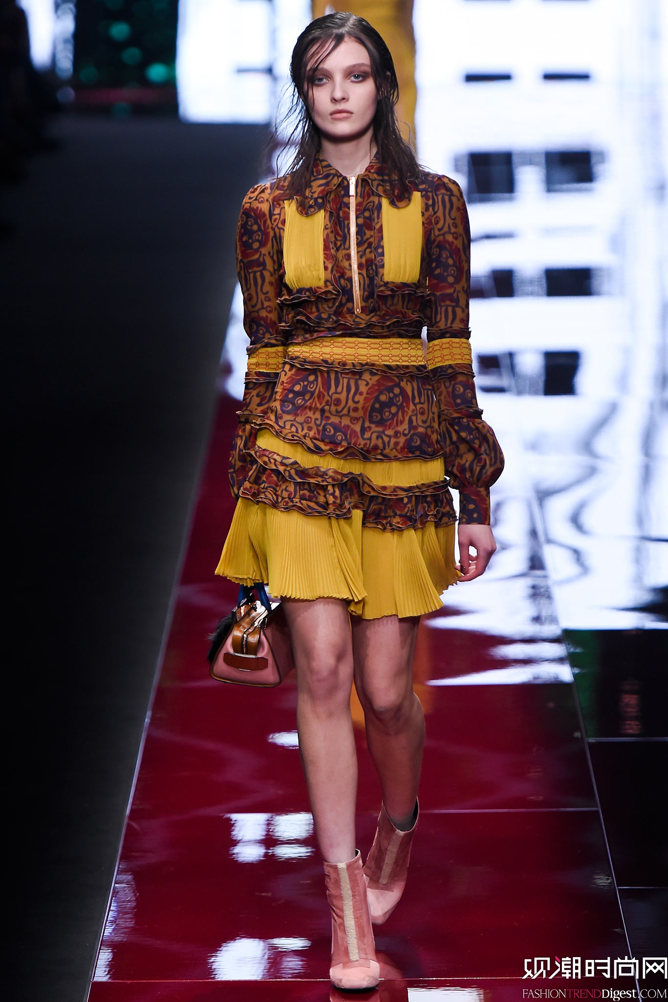 Just Cavalli 2015ﶬʱװϵ㳡ͼƬ