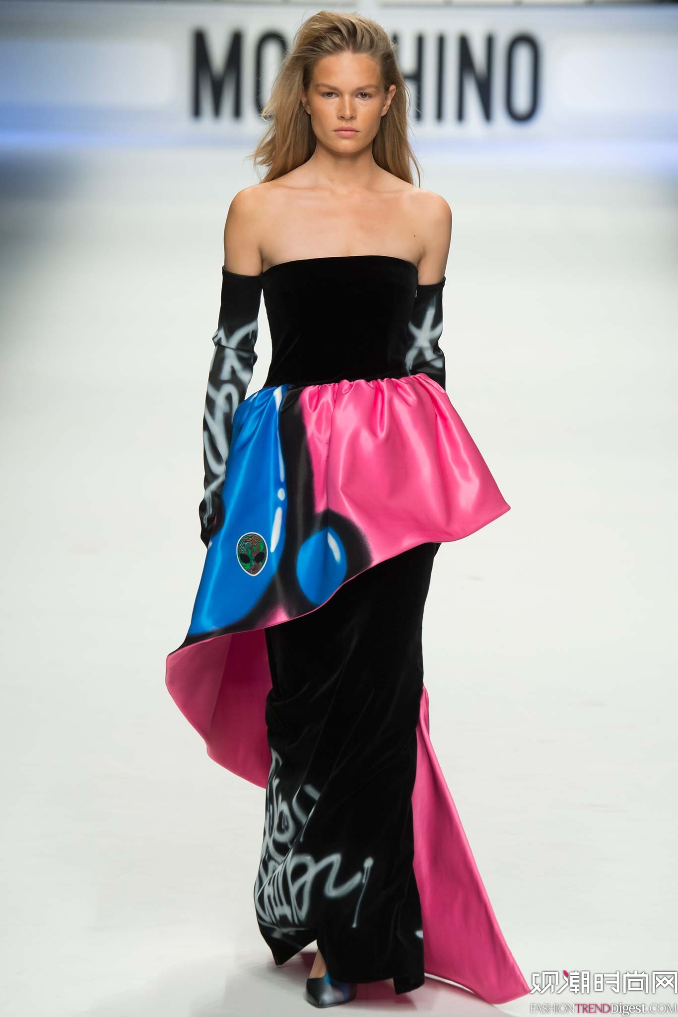 Moschino 2015ﶬŮװϵиͼƬ